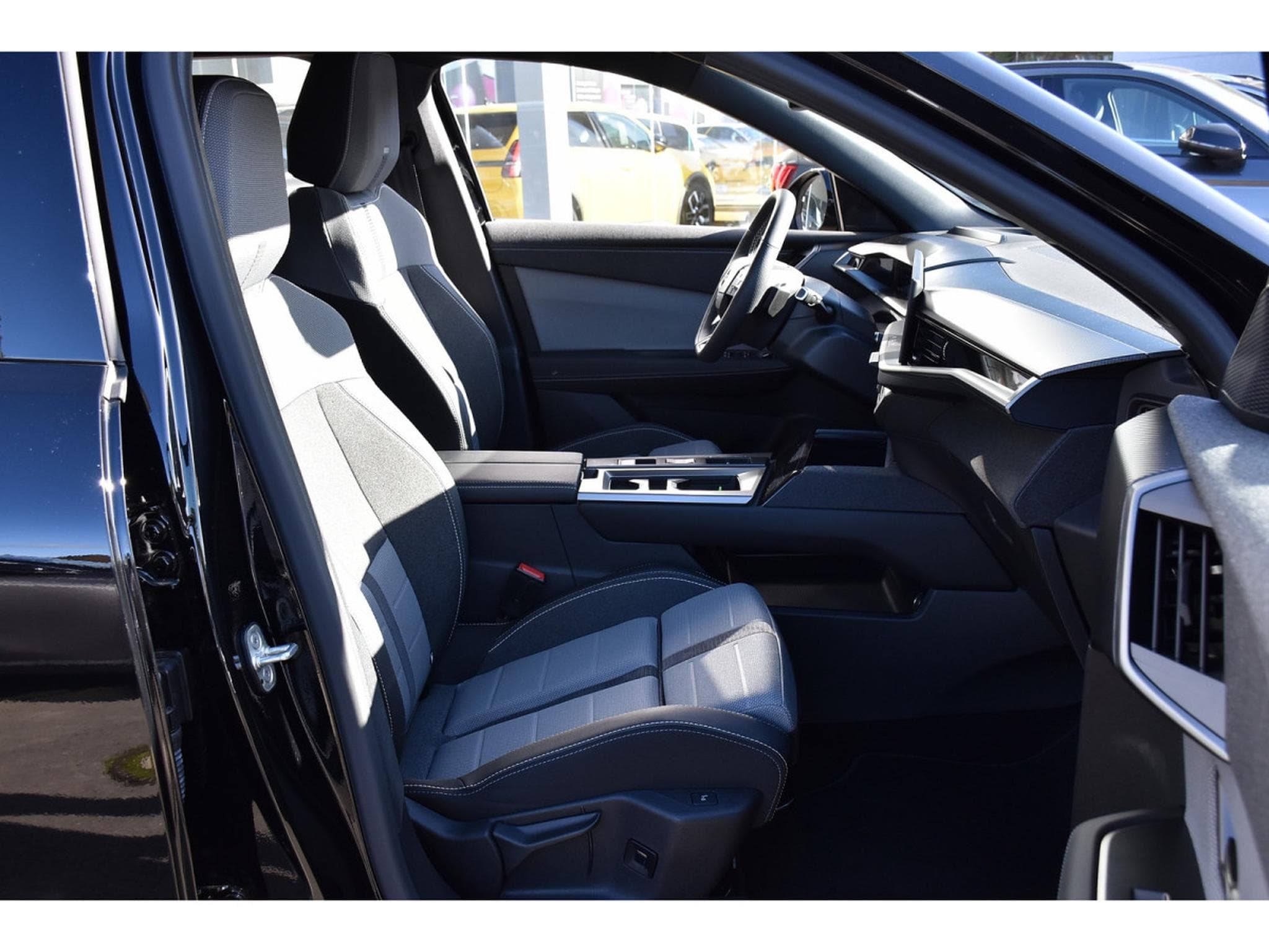 Opel Grandland 1.2 Hybrid 145 e-DCT6 GS ACC ANGLE MORT HUD CAM360 1° MAIN (2025) - Photo 7