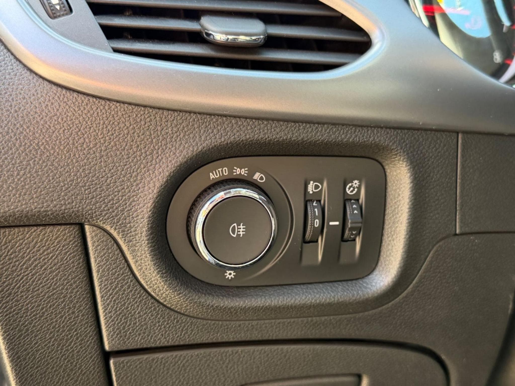 Opel Astra K Lim. 5-trg. Basis Start/Stop (2020) - Photo 12