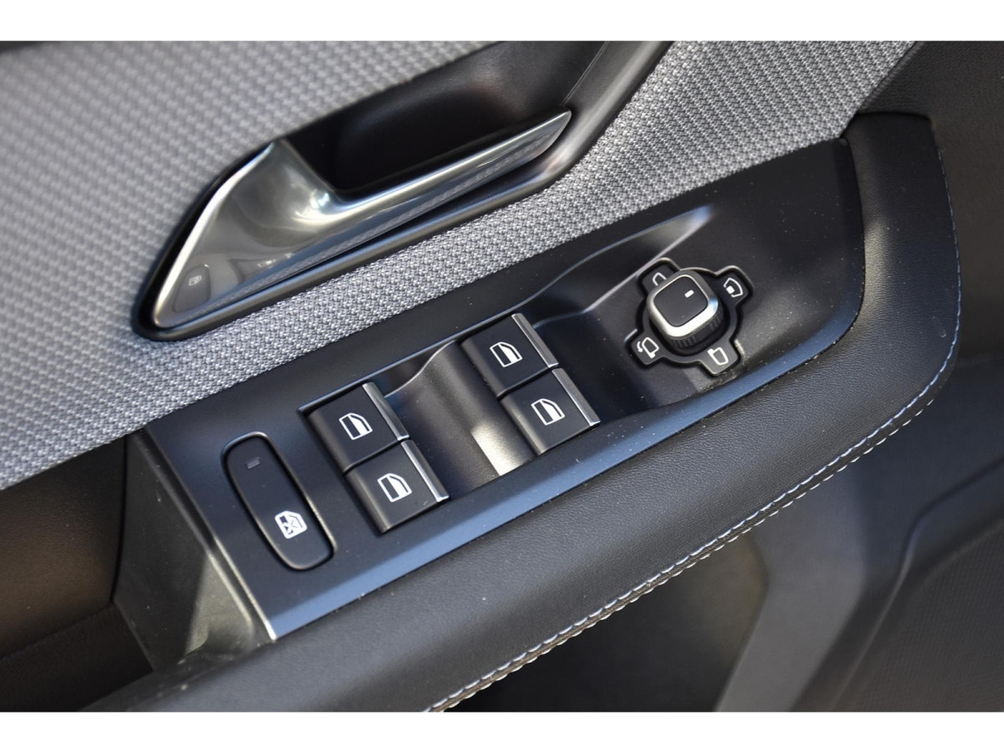 Opel Grandland 1.2 Hybrid 145 e-DCT6 GS ACC ANGLE MORT HUD CAM360 1° MAIN (2025) - Photo 24