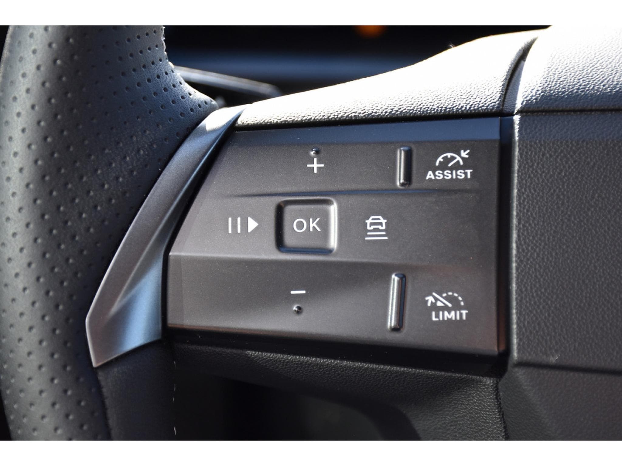 Opel Grandland 1.2 Hybrid 145 e-DCT6 GS ACC ANGLE MORT HUD CAM360 1° MAIN (2025) - Photo 23