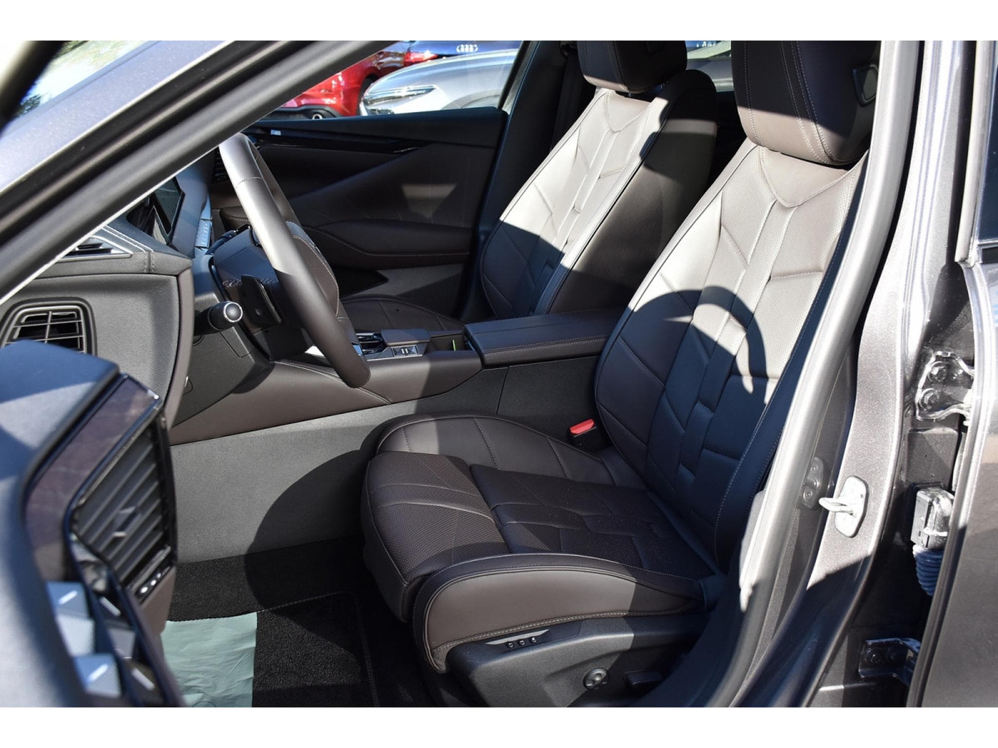 DS Automobiles DS 1.5 BlueHDI Etoile EAT8 NAPPA MEMO HUD ACC CAM360 1° MAIN (2025) - Photo 6