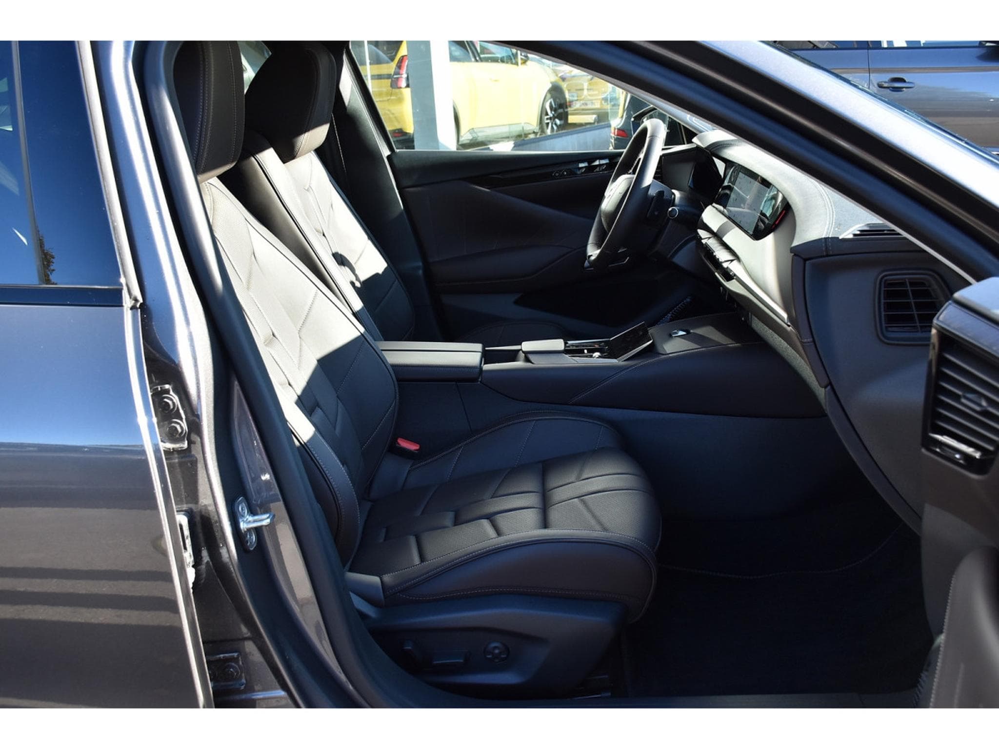 DS Automobiles DS 1.5 BlueHDI Etoile EAT8 NAPPA MEMO HUD ACC CAM360 1° MAIN (2025) - Photo 7