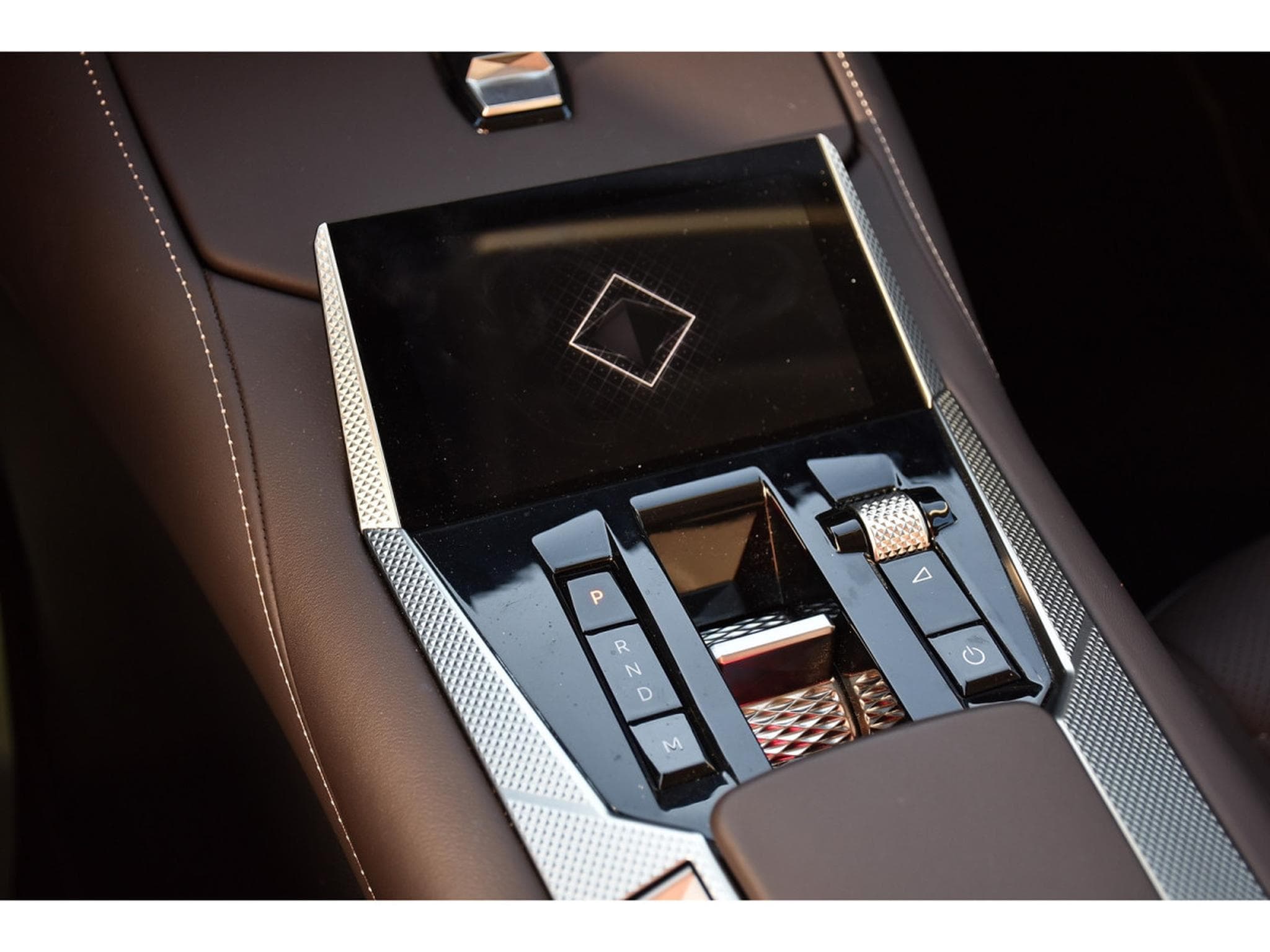 DS Automobiles DS 1.5 BlueHDI Etoile EAT8 NAPPA MEMO HUD ACC CAM360 1° MAIN (2025) - Photo 20