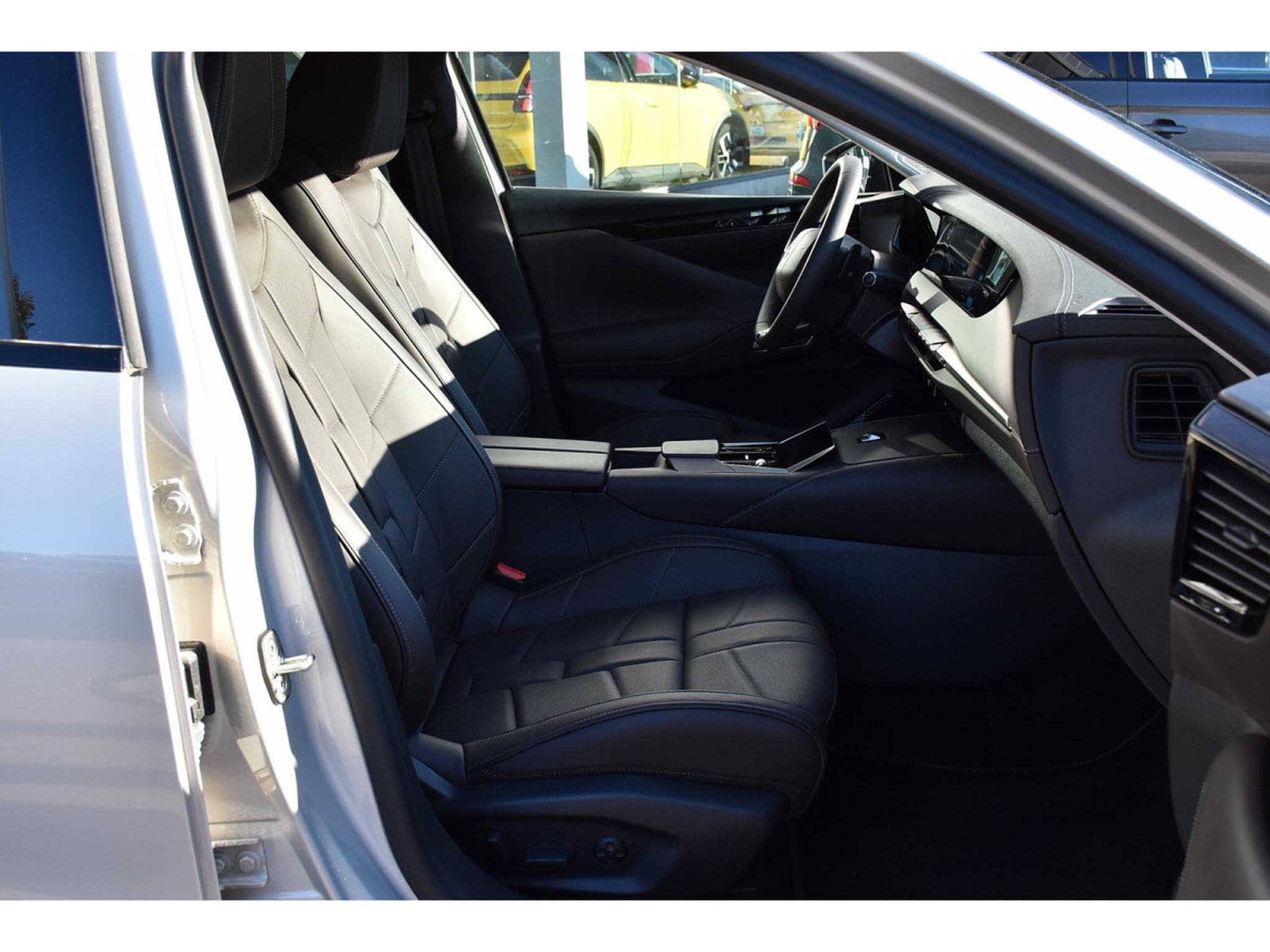DS Automobiles DS 1.5 BlueHDI Etoile EAT8 NAPPA MEMO HUD ACC CAM360 1° MAIN (2025) - Photo 7