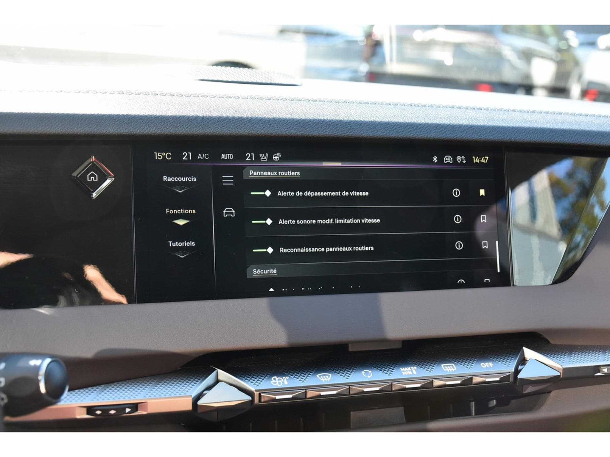 DS Automobiles DS 1.5 BlueHDI Etoile EAT8 NAPPA MEMO HUD ACC CAM360 1° MAIN (2025) - Photo 13