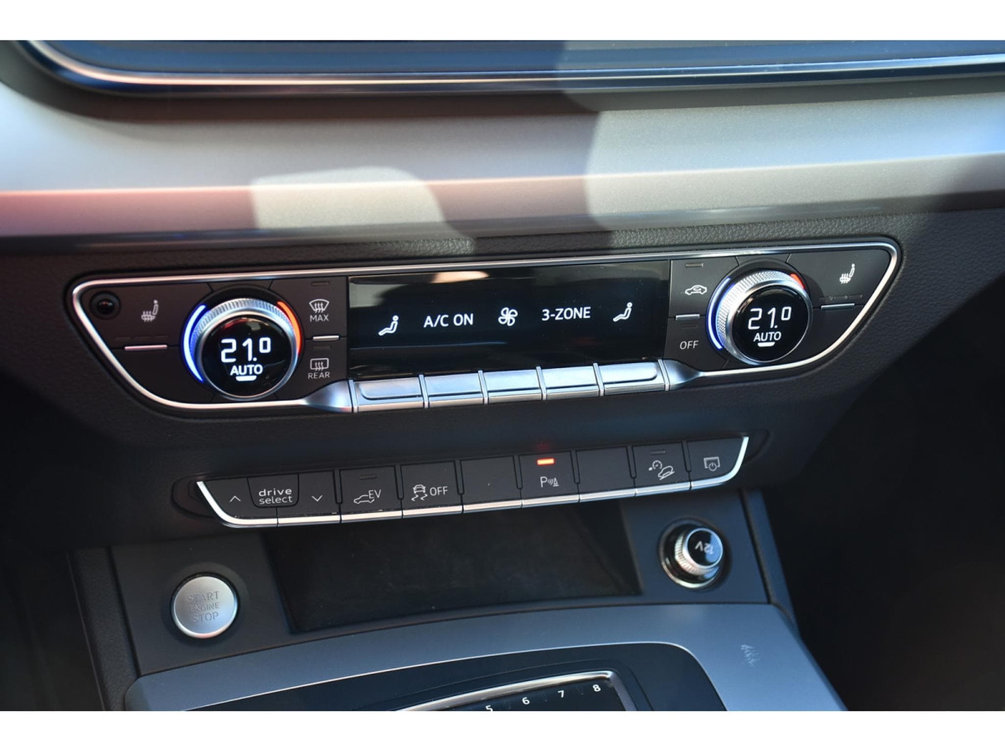 Audi Q5 50 TFSIe Quattro S-Tronic CUIR REGUL GPS 1° MAIN (2020) - Photo 15