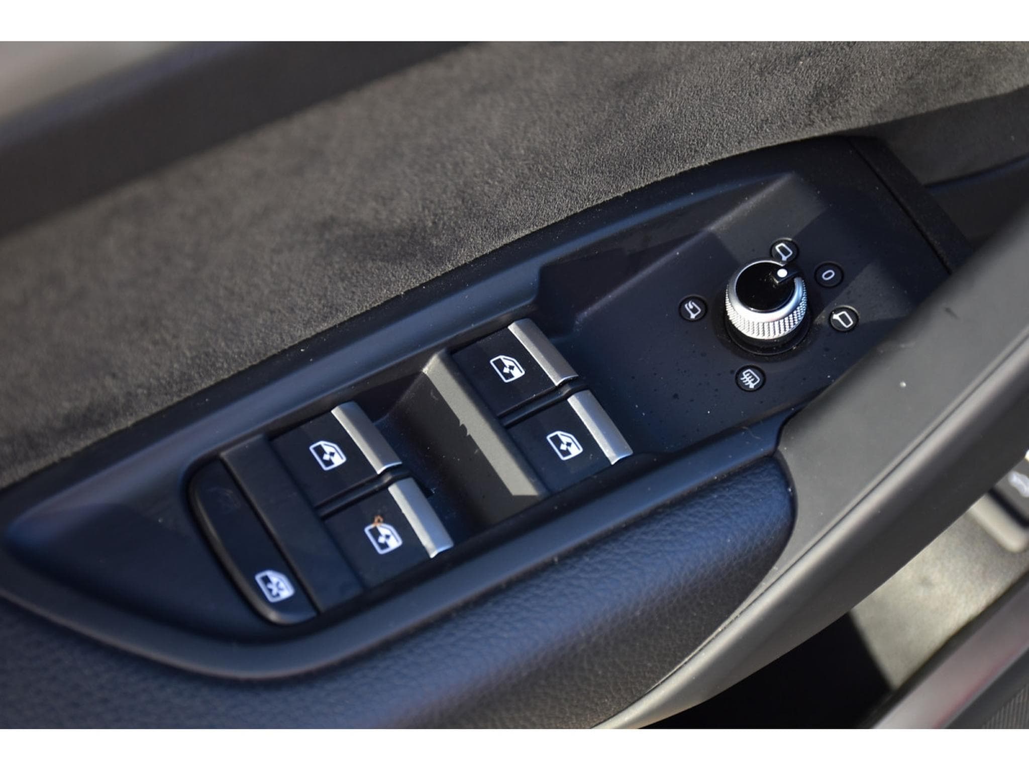 Audi Q5 50 TFSIe Quattro S-Tronic CUIR REGUL GPS 1° MAIN (2020) - Photo 18