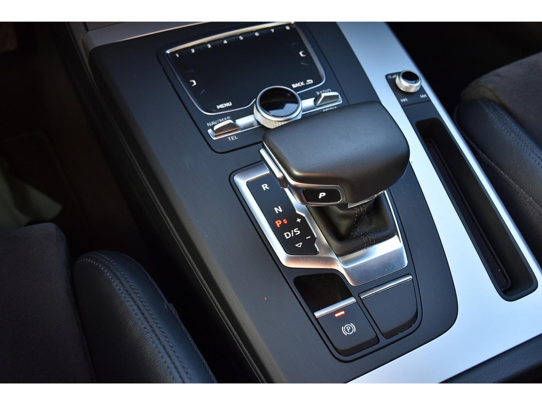 Audi Q5 50 TFSIe Quattro S-Tronic CUIR REGUL GPS 1° MAIN (2020) - Photo 16
