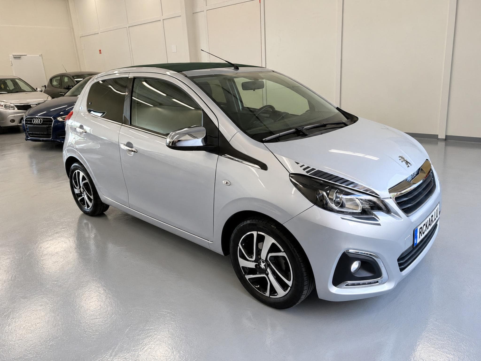 Peugeot 108 1.0 VTI Allure Top Collection Camera Carplay (2021) - Photo 2