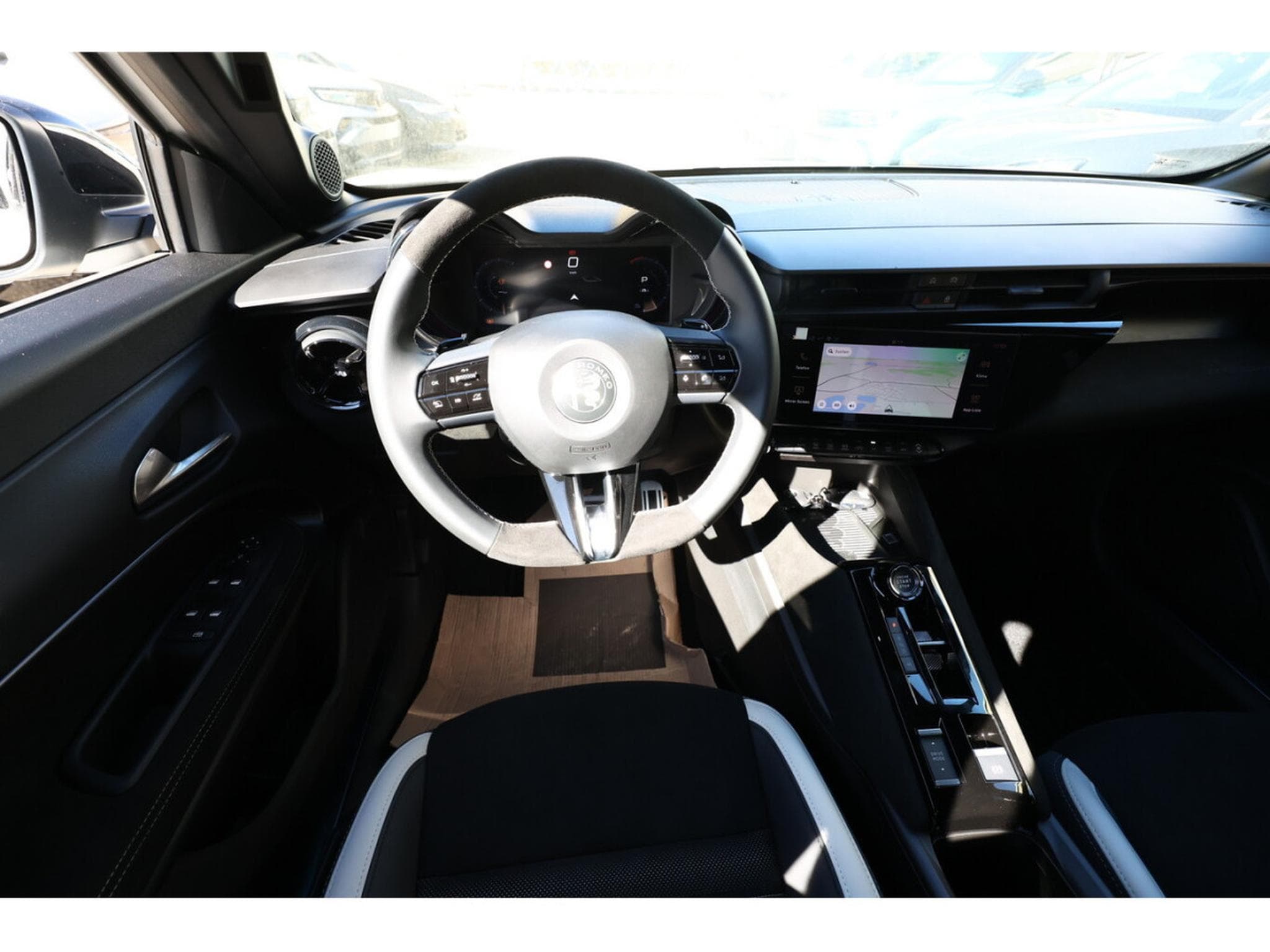 Alfa-Romeo Junior 1.2  Hybrid e-DSC6 136 Sport (2026) - Photo 7