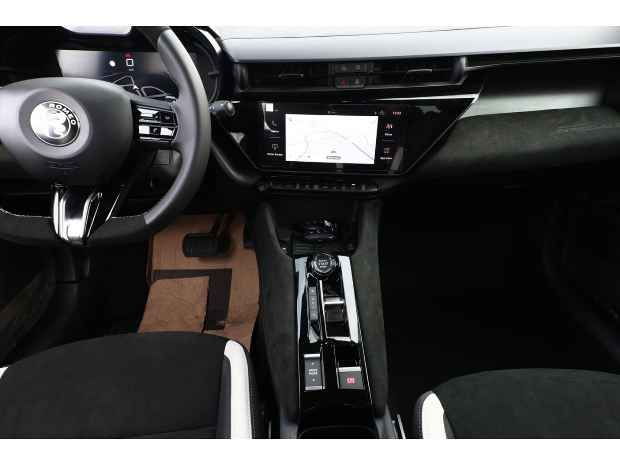 Alfa-Romeo Junior 1.2  Hybrid e-DSC6 136 Sport (2026) - Photo 8