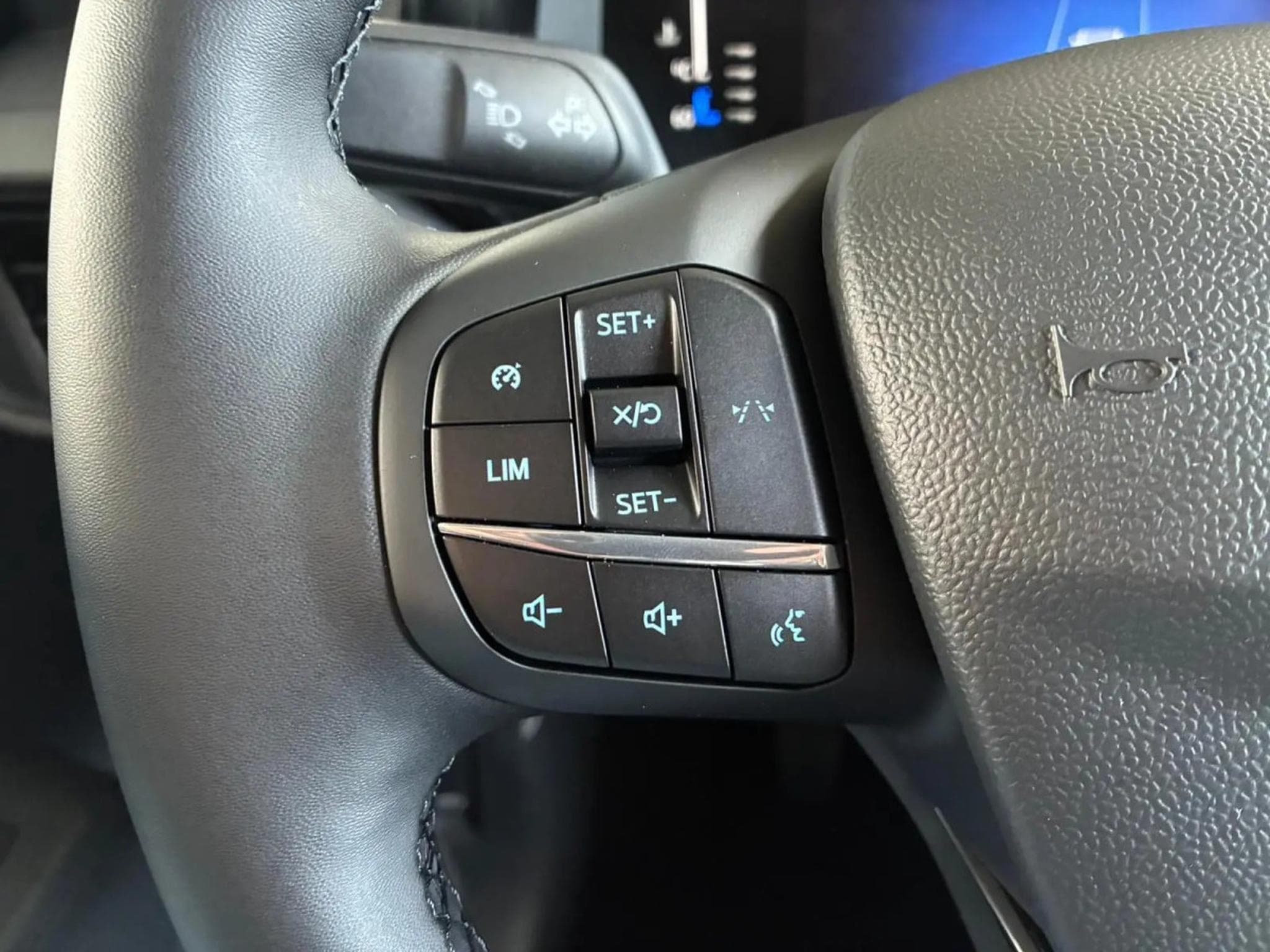 Ford Tourneo 1.0i Ecoboost 125 Titanium (2026) - Photo 10