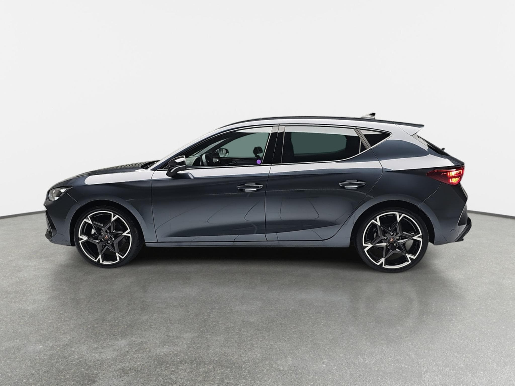 Cupra Leon 1.5 eTSi DSG 150 (2025) - Photo 5