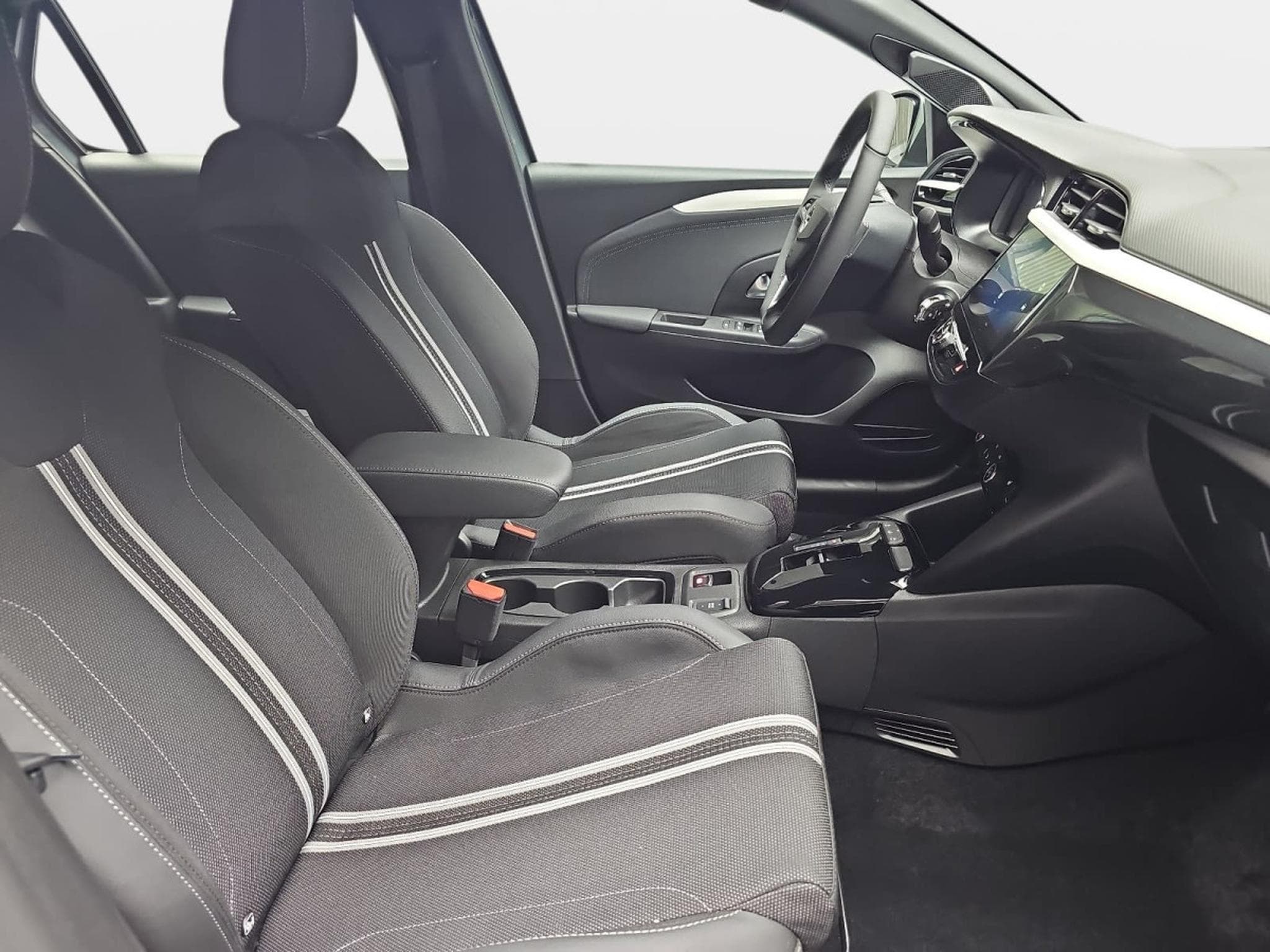 Opel Corsa 1.2 Hybrid 145 Auto  GS (2026) - Photo 15