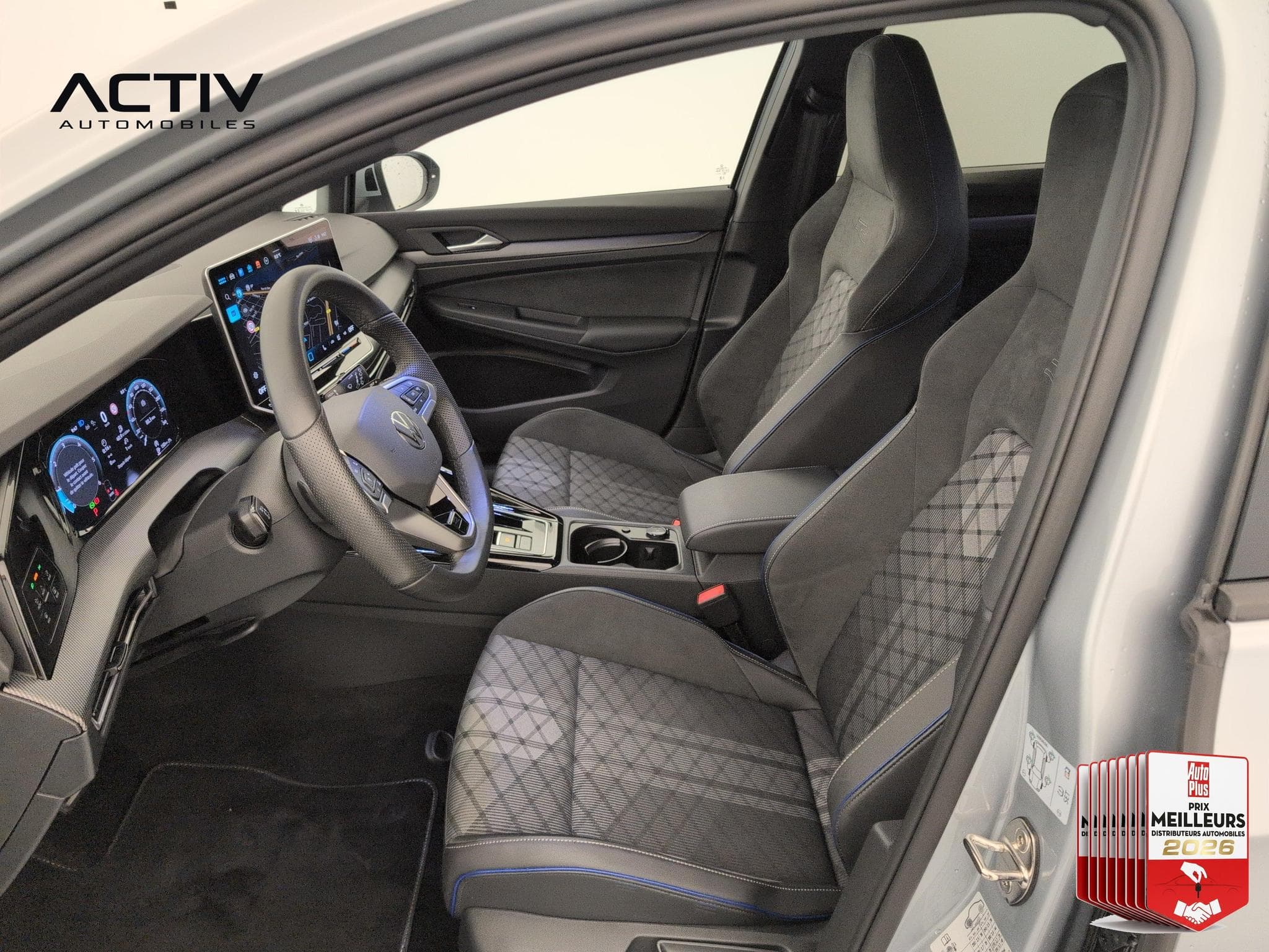 VW Golf VIII 2.0 TDI 150 DSG7 R-LINE (2026) - Photo 19