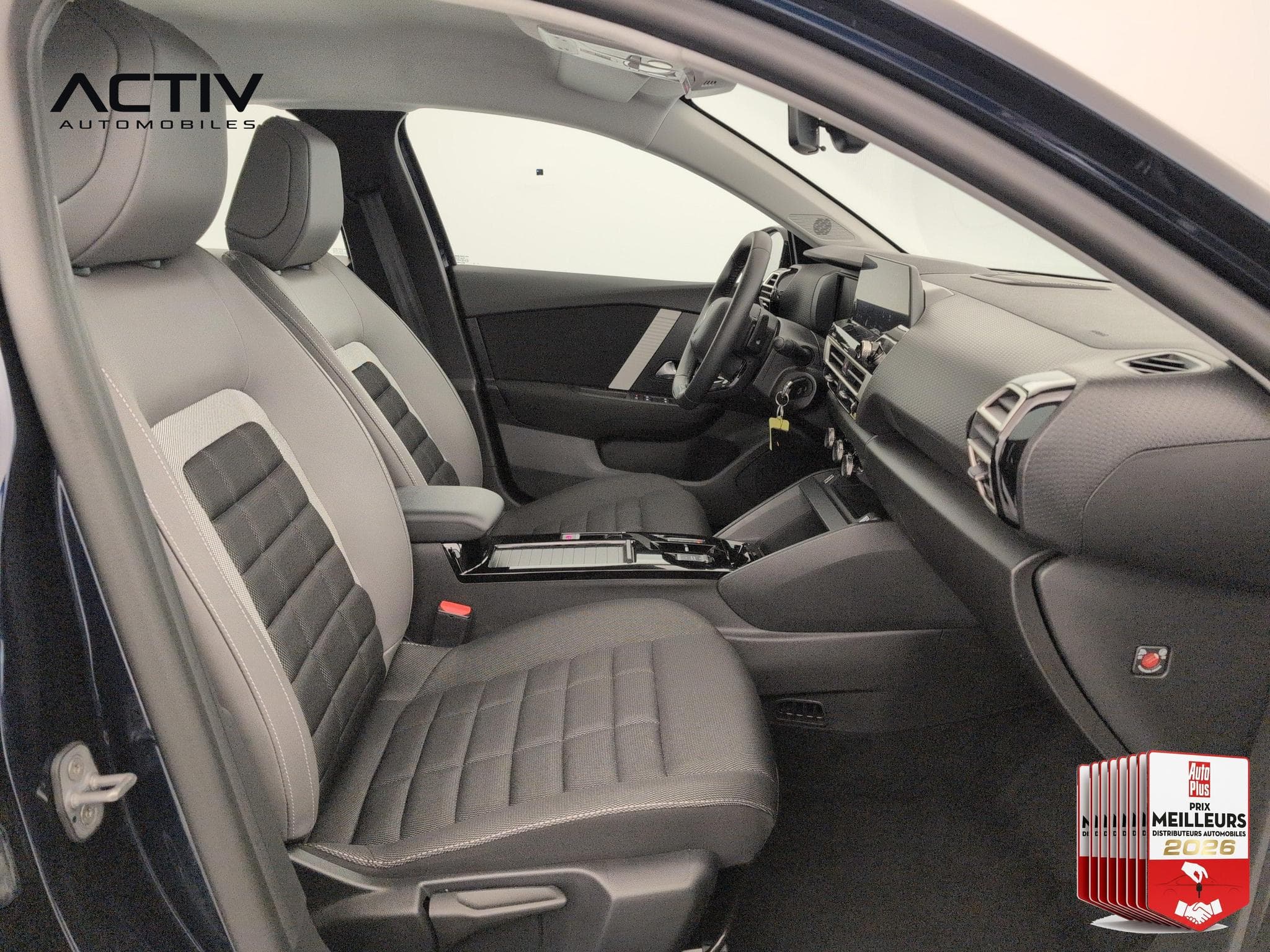 Citroën C4 Hybride 145 ch e-DCS6 Plus (2025) - Photo 9