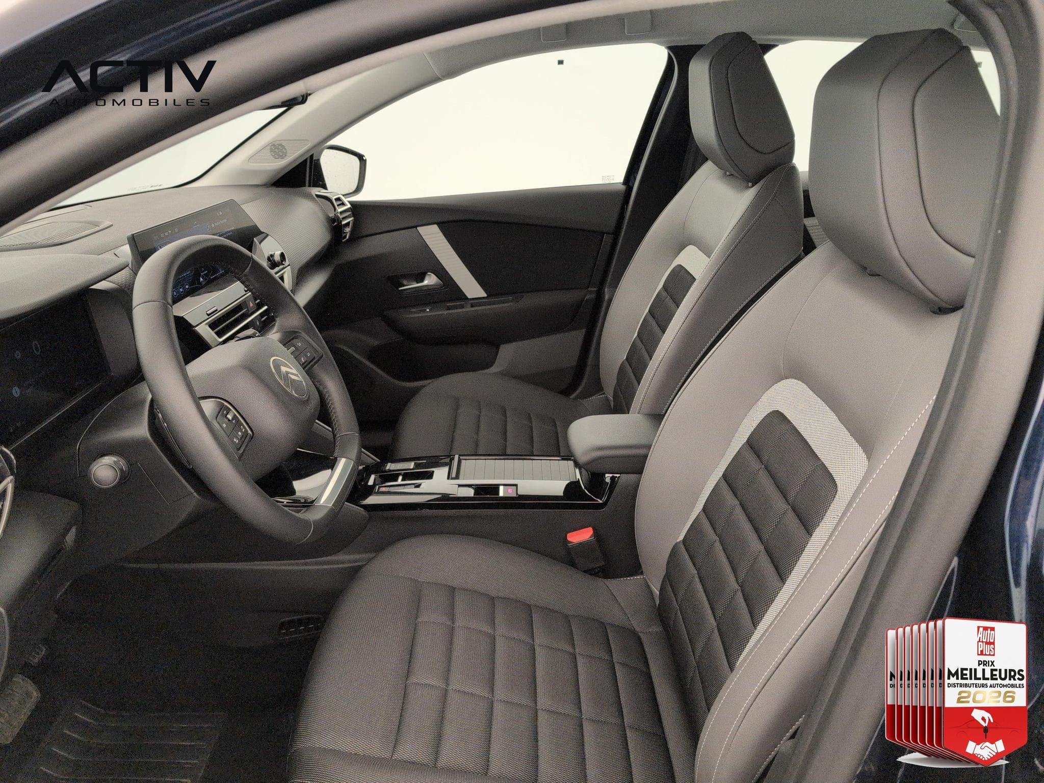 Citroën C4 Hybride 145 ch e-DCS6 Plus (2025) - Photo 16
