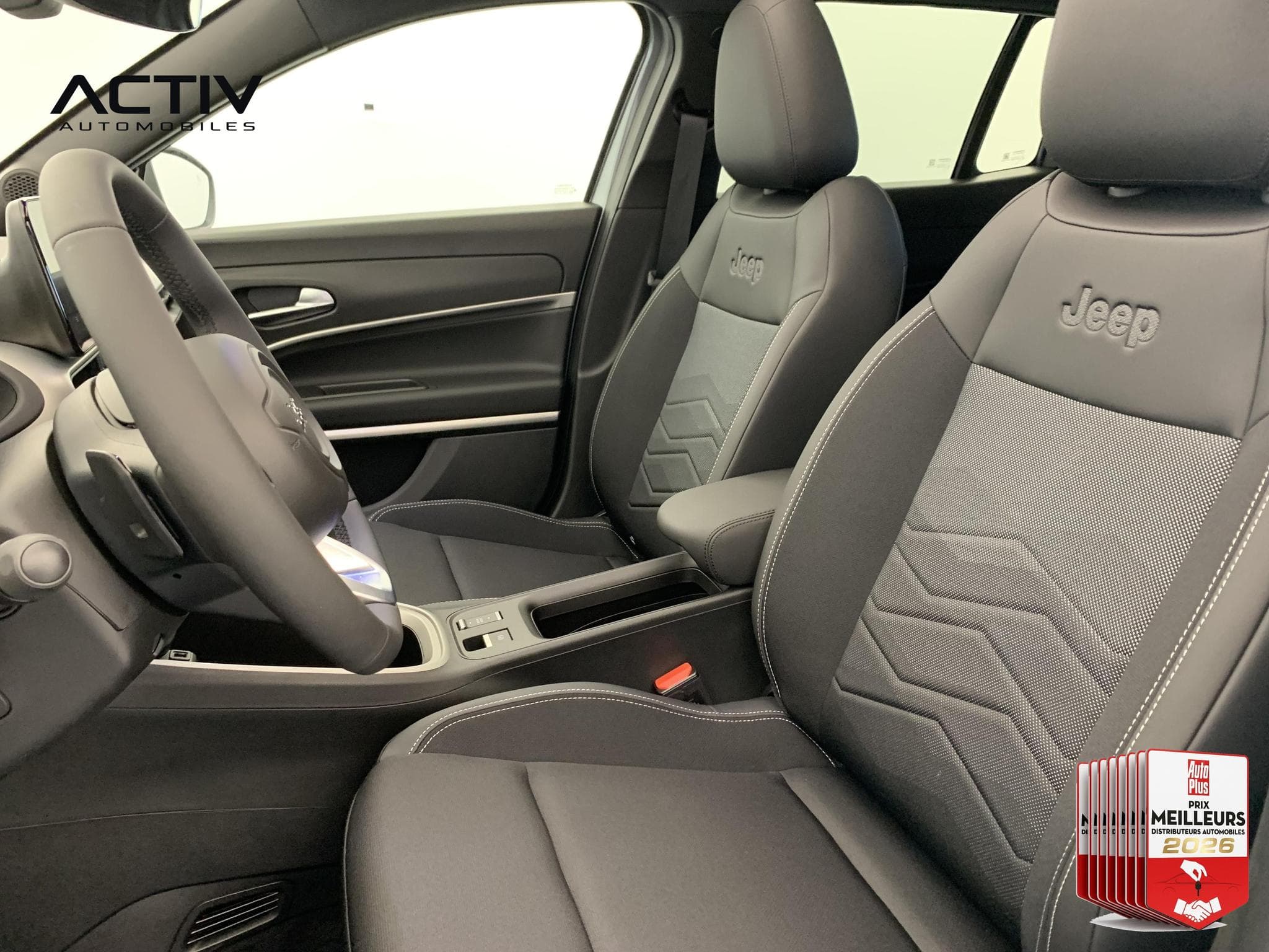 Jeep Avenger 1.2 Turbo T3 110 ch e-Hybrid BVR6 Summit (2026) - Photo 27