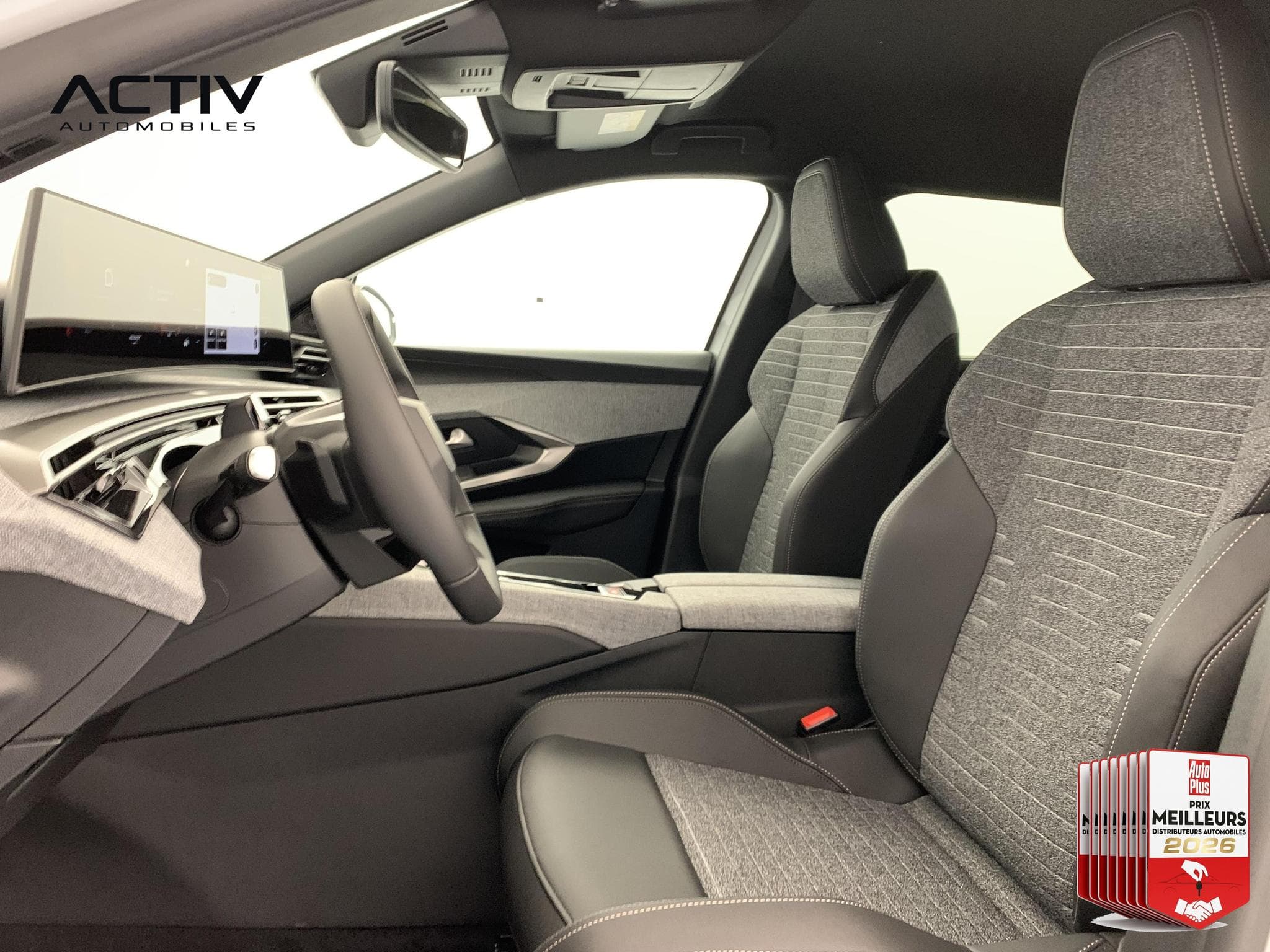 Peugeot 5008 Hybrid 145 e-DCS6 Allure (2026) - Foto 21