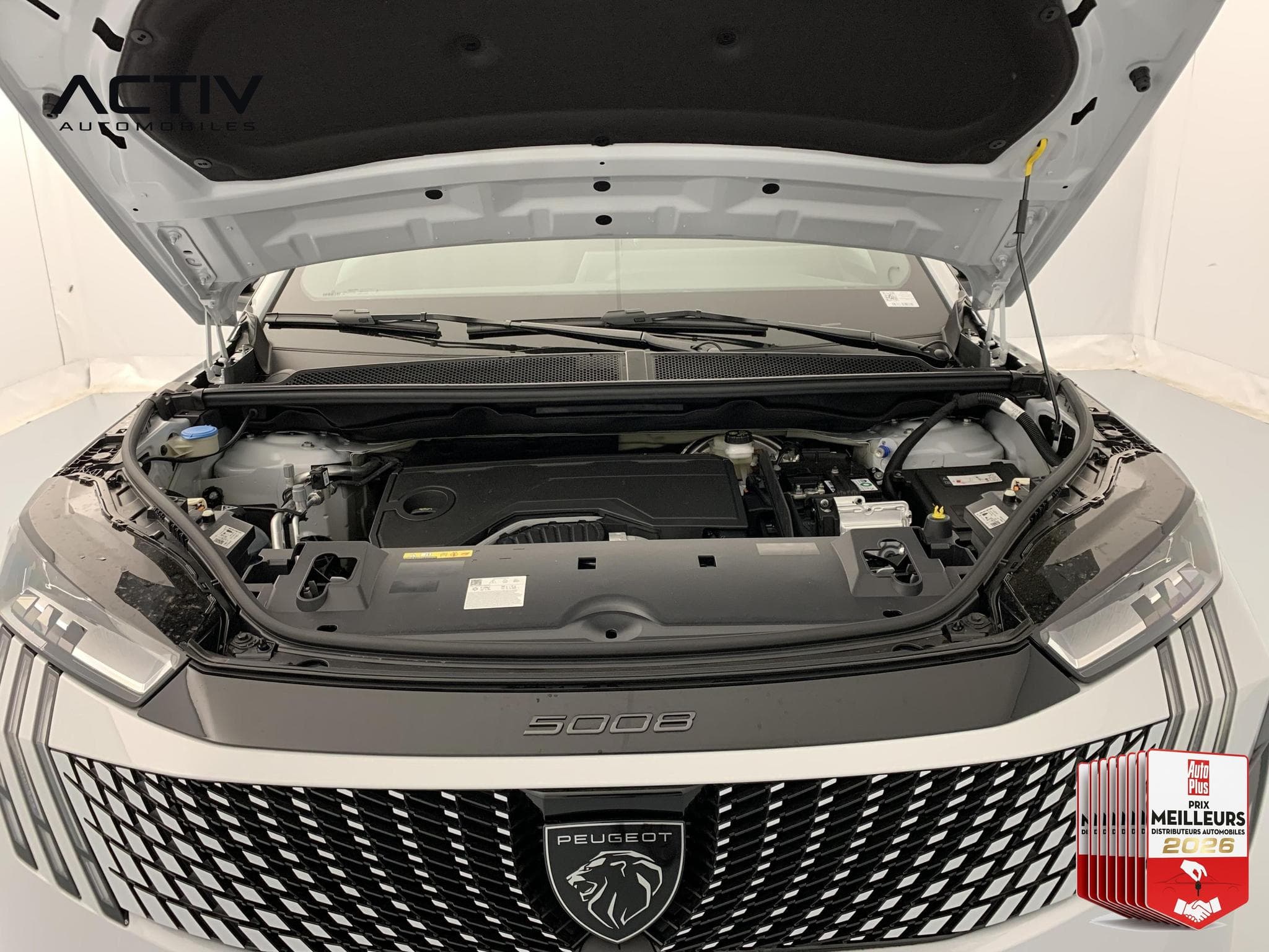 Peugeot 5008 Hybrid 145 e-DCS6 Allure (2026) - Foto 25