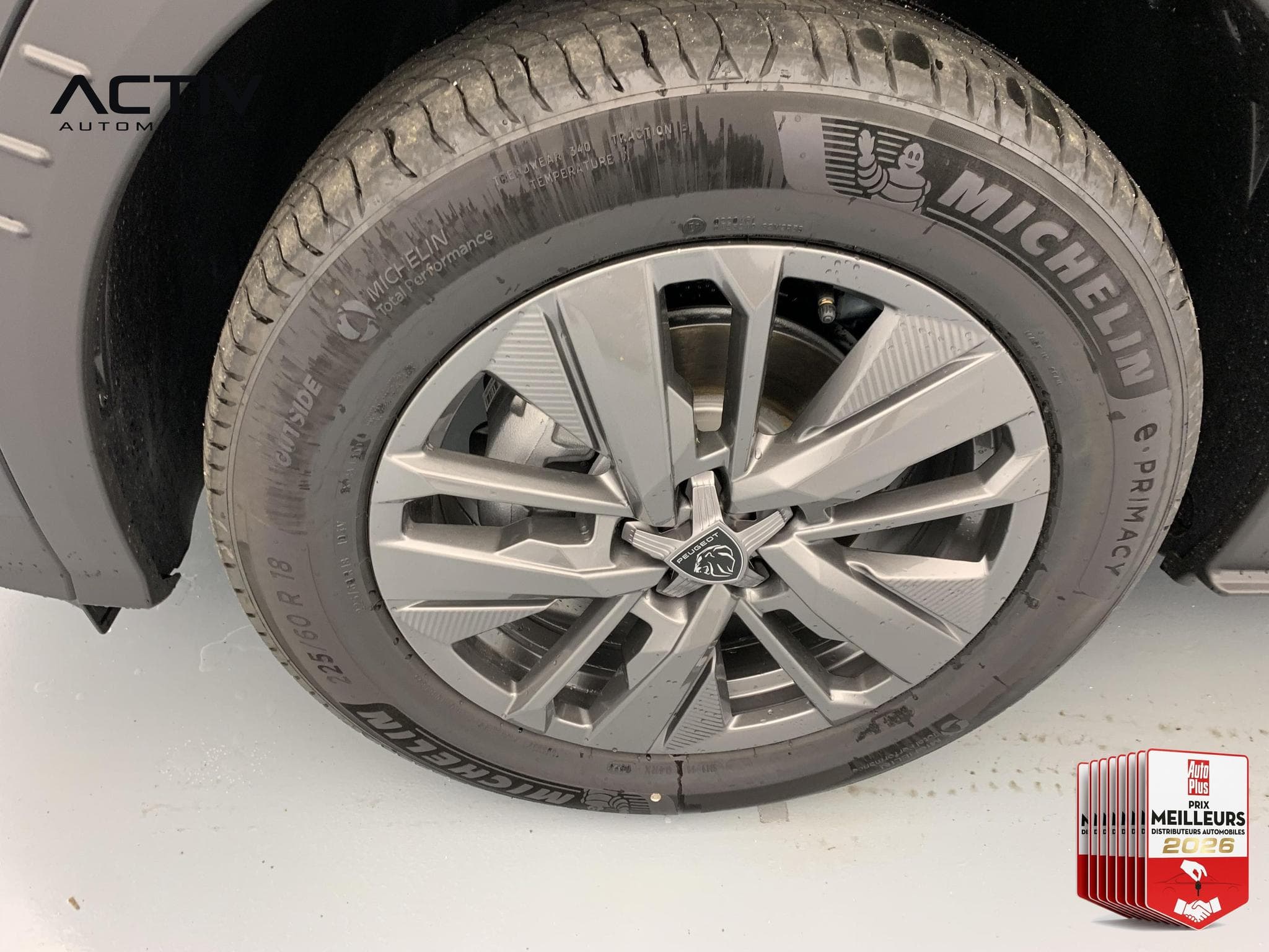 Peugeot 5008 Hybrid 145 e-DCS6 Allure (2026) - Photo 23