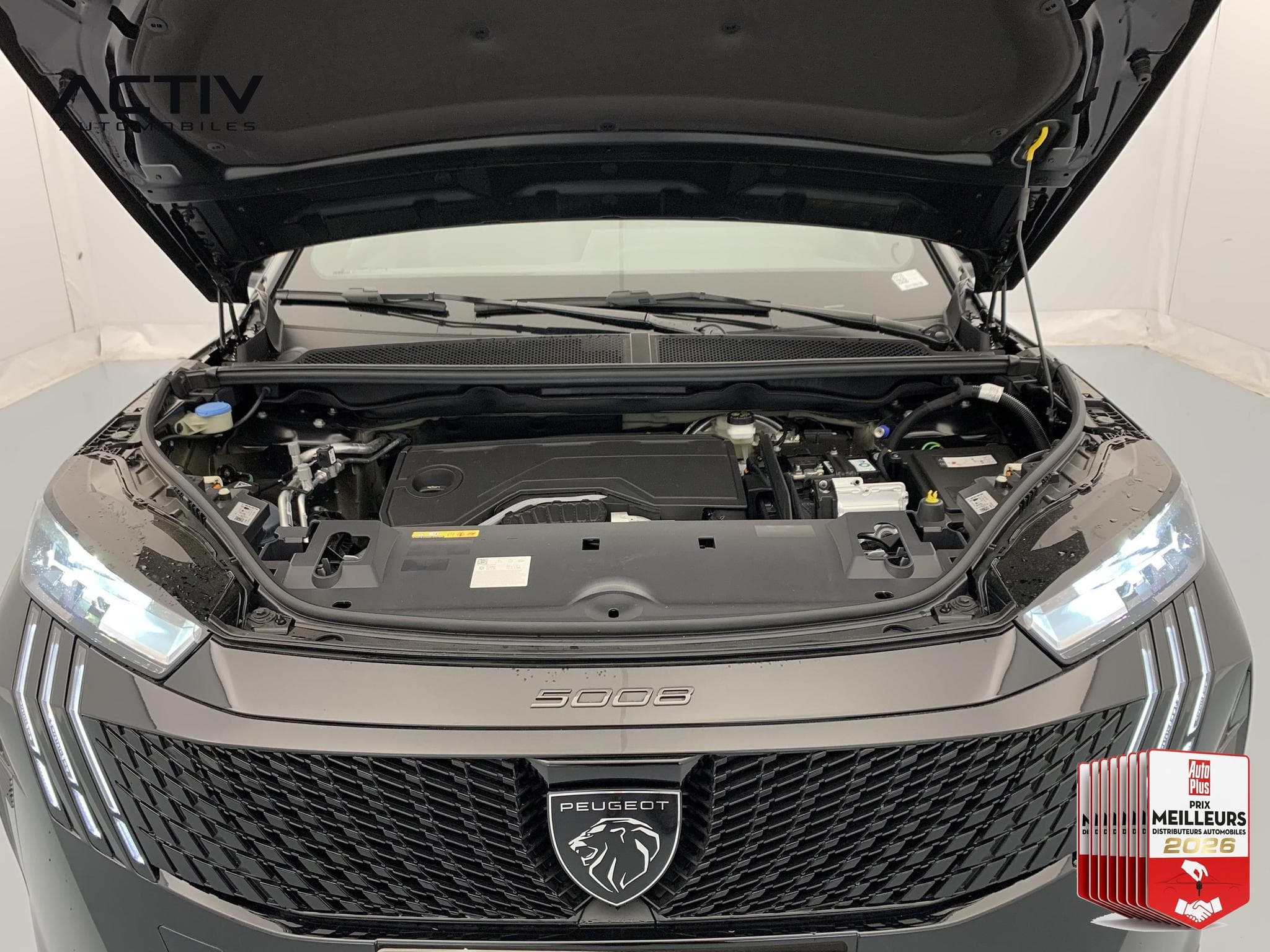Peugeot 5008 Hybrid 145 e-DCS6 Allure (2026) - Photo 25