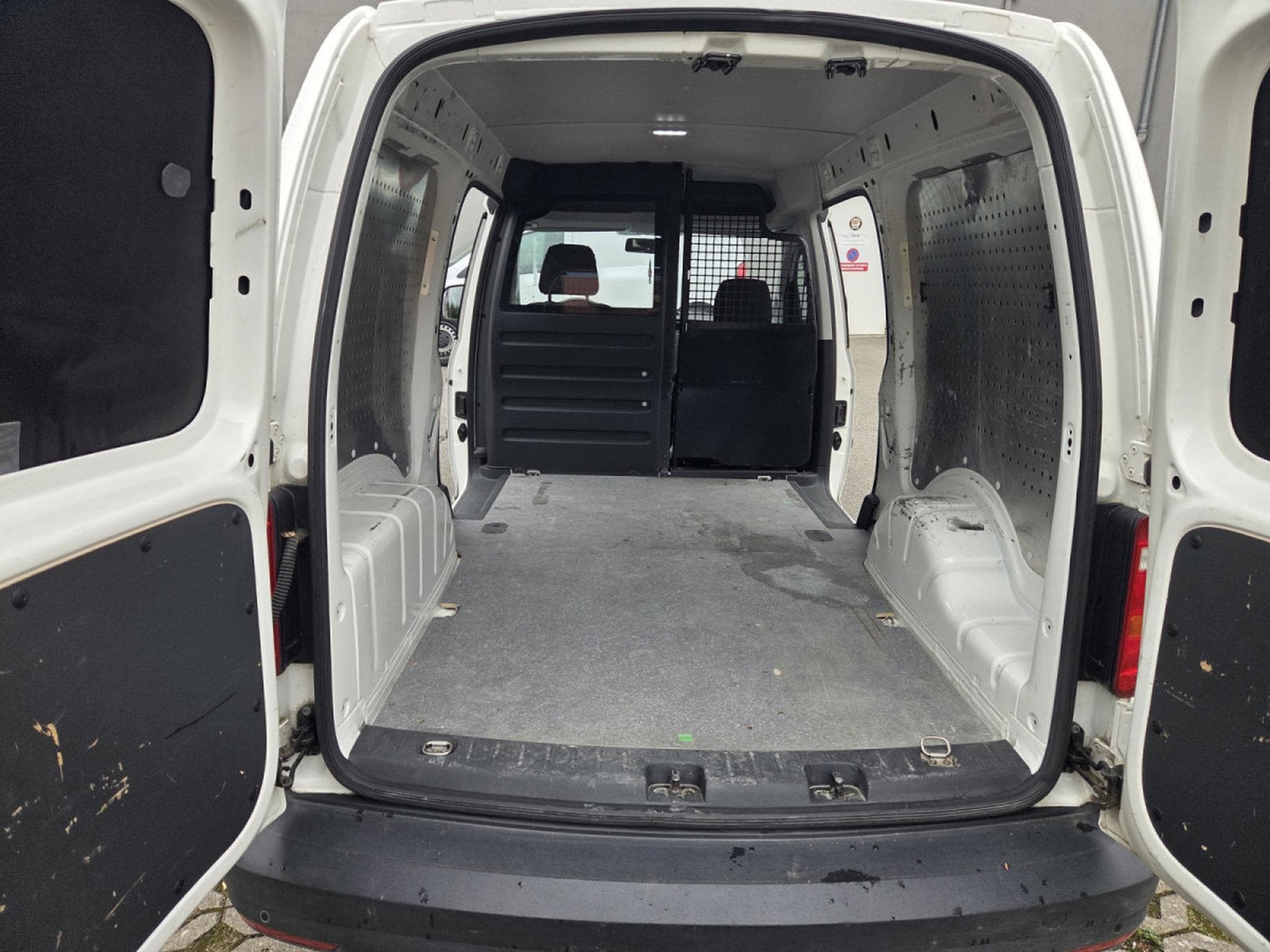 VW Caddy Maxi Cargo 2.0 TDI 102 CV  Garantie 12 Mois (2019) - Photo 3