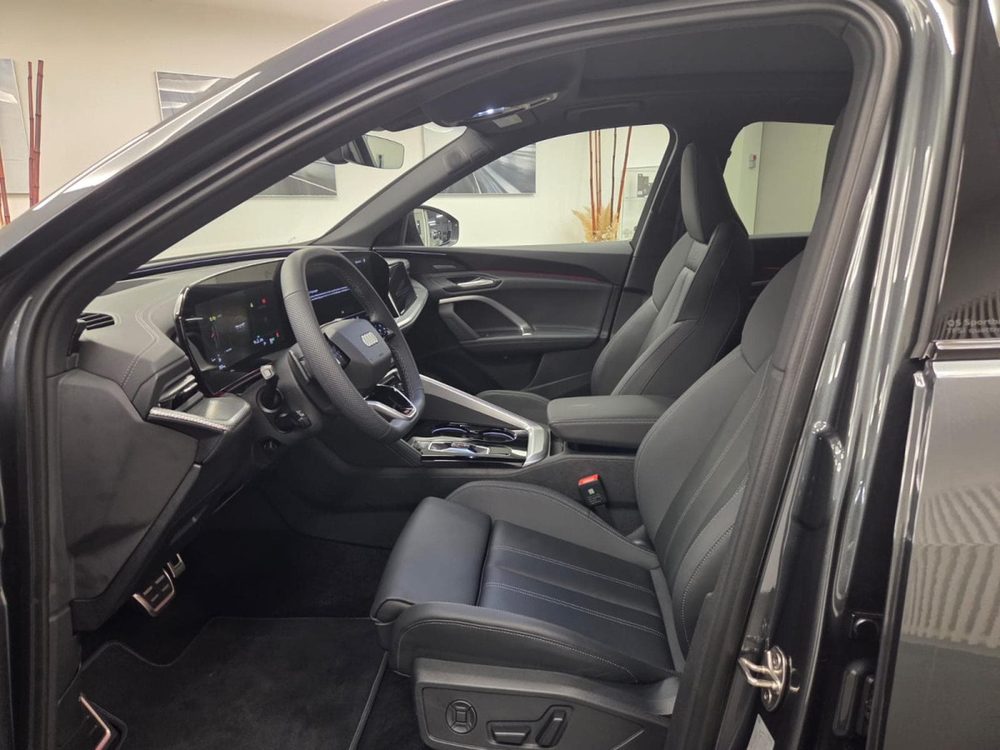 Audi Q5 Sportback S Line 204 CV / 150 KW TFSI quattro S tronic (2026) - Photo 3
