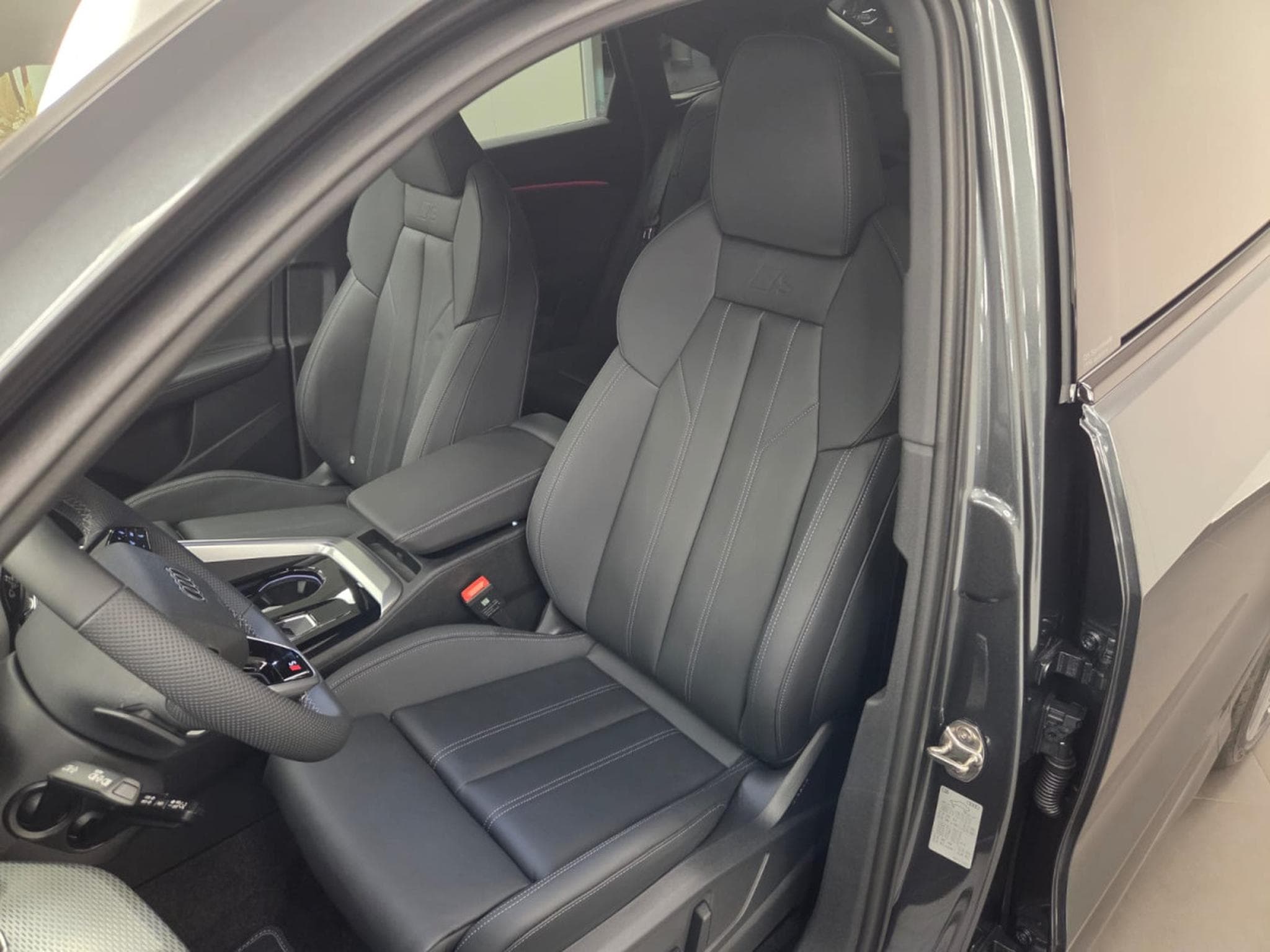 Audi Q5 Sportback S Line 204 CV / 150 KW TFSI quattro S tronic (2026) - Photo 2