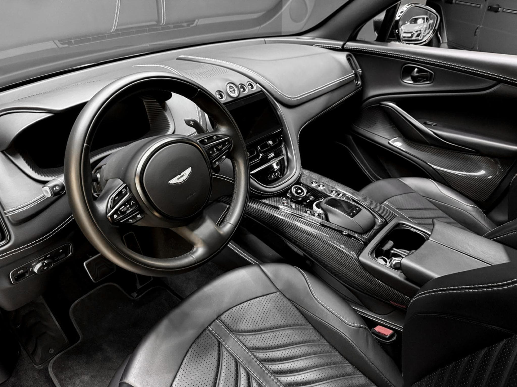 Aston-Martin DBX 4.0 V8 707 / CARBON / PANO / 23" / BLACK B (2022) - Photo 14