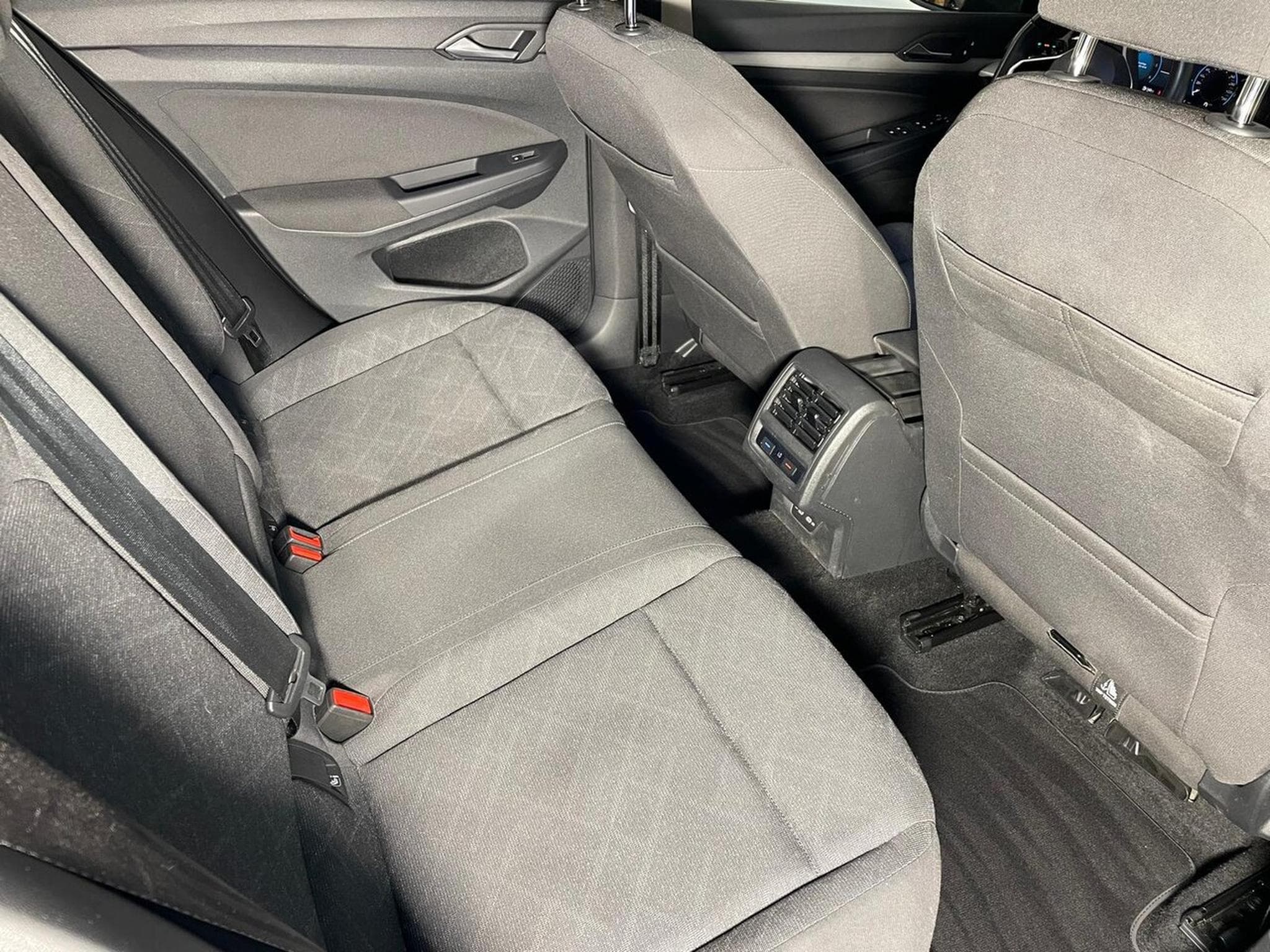 VW Golf VIII 2.0 TDI 115 LIFE GPS CARPLAY VIRTUAL COCKPIT (2020) - Foto 11