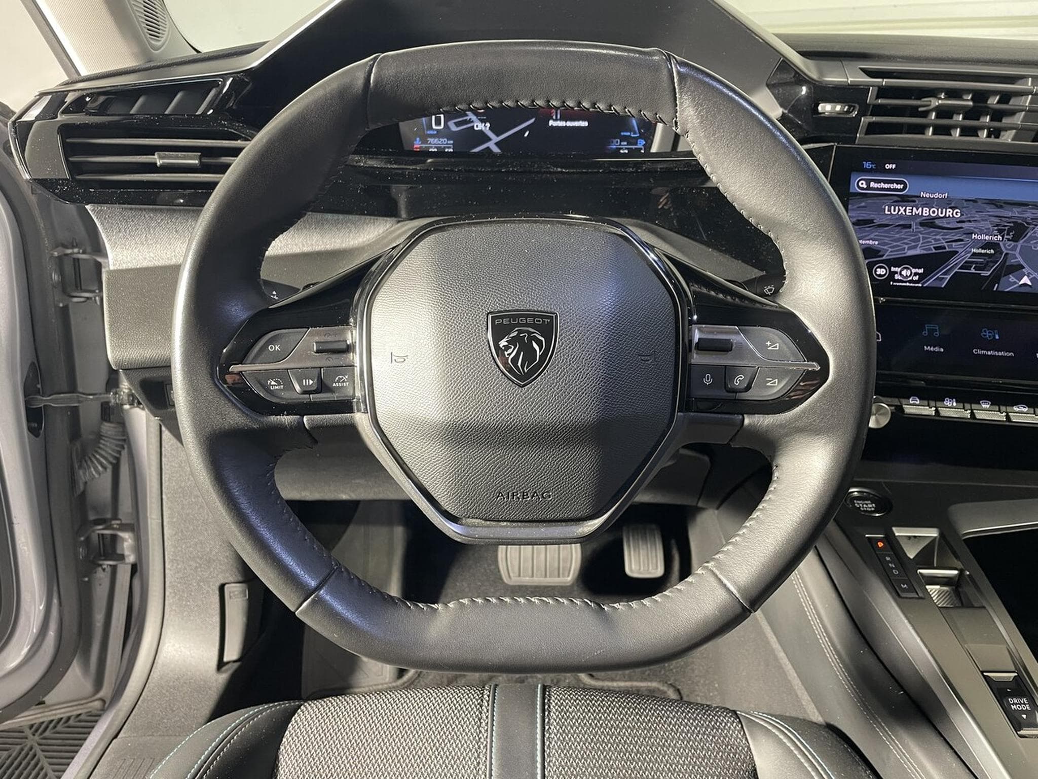 Peugeot 308 SW 1.5 BlueHDI 130 ALLURE EAT8 GPS CARPLAY (2022) - Foto 8