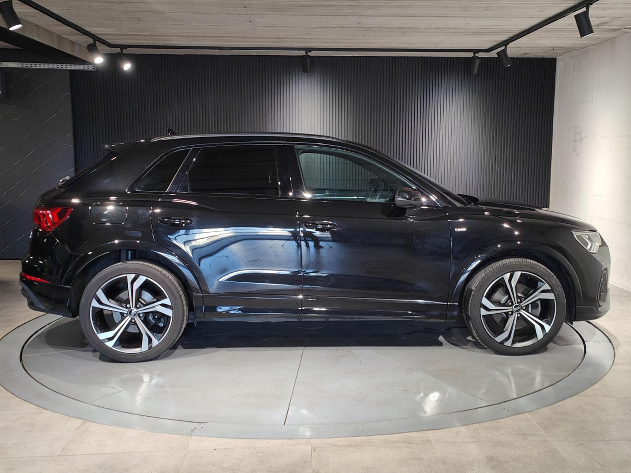 Audi Q3 40TDI QUATTRO S-TRONIC S-LINE CARPLAY CAMERA ECLAIRAGE AMBIA (2022) - Photo 2