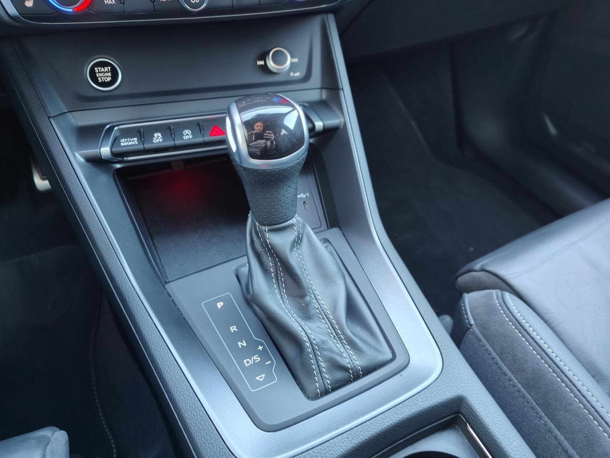 Audi Q3 40TDI QUATTRO S-TRONIC S-LINE CARPLAY CAMERA ECLAIRAGE AMBIA (2022) - Photo 16