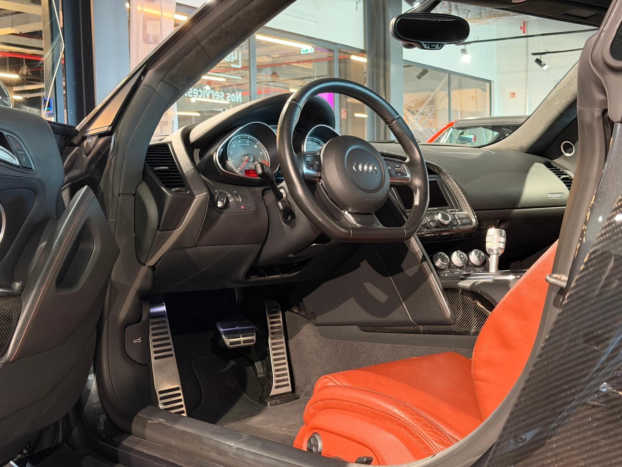 Audi R8 4.2 FSI quattro R tronic (2009) - Photo 11