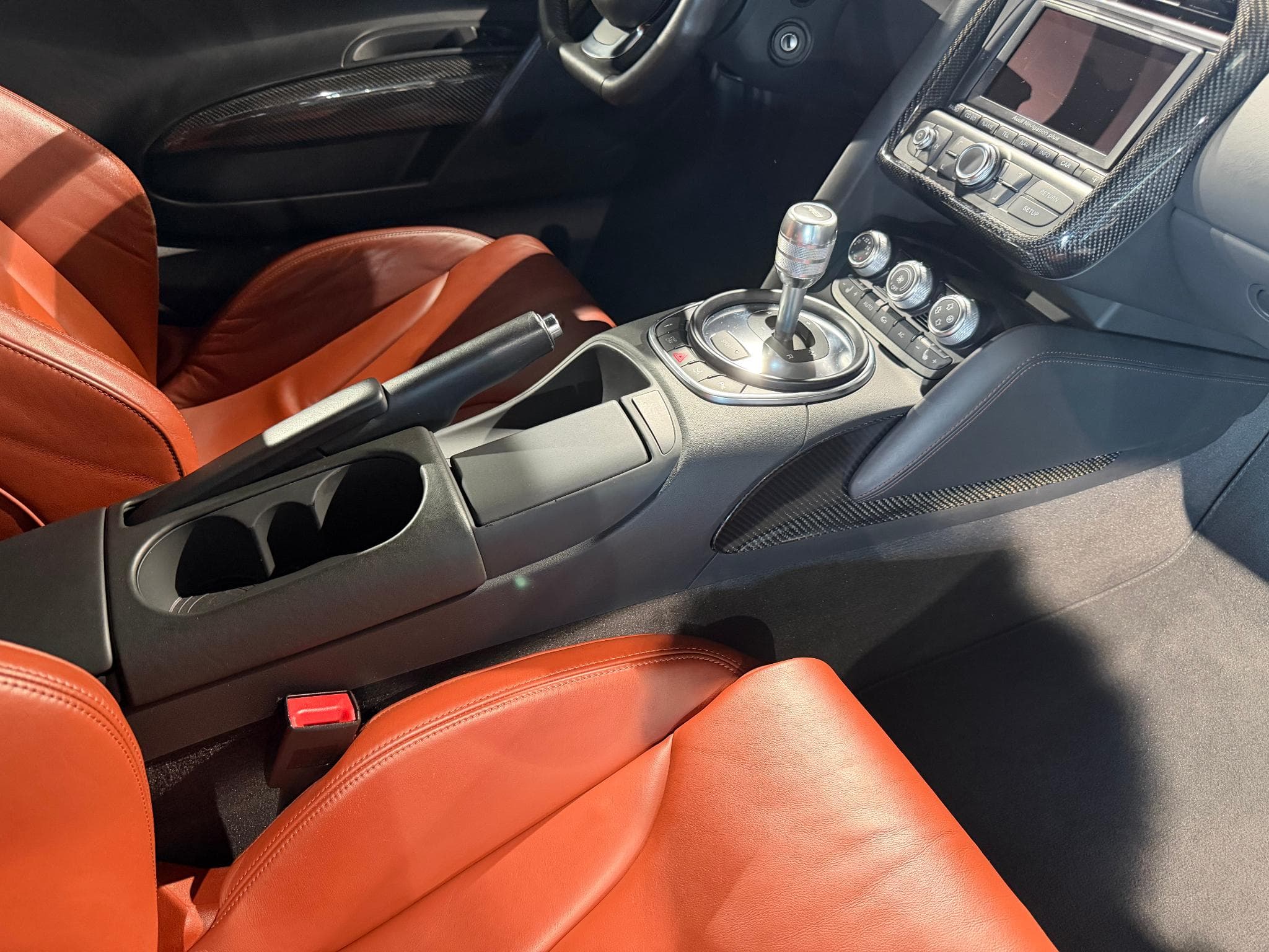 Audi R8 4.2 FSI quattro R tronic (2009) - Photo 19