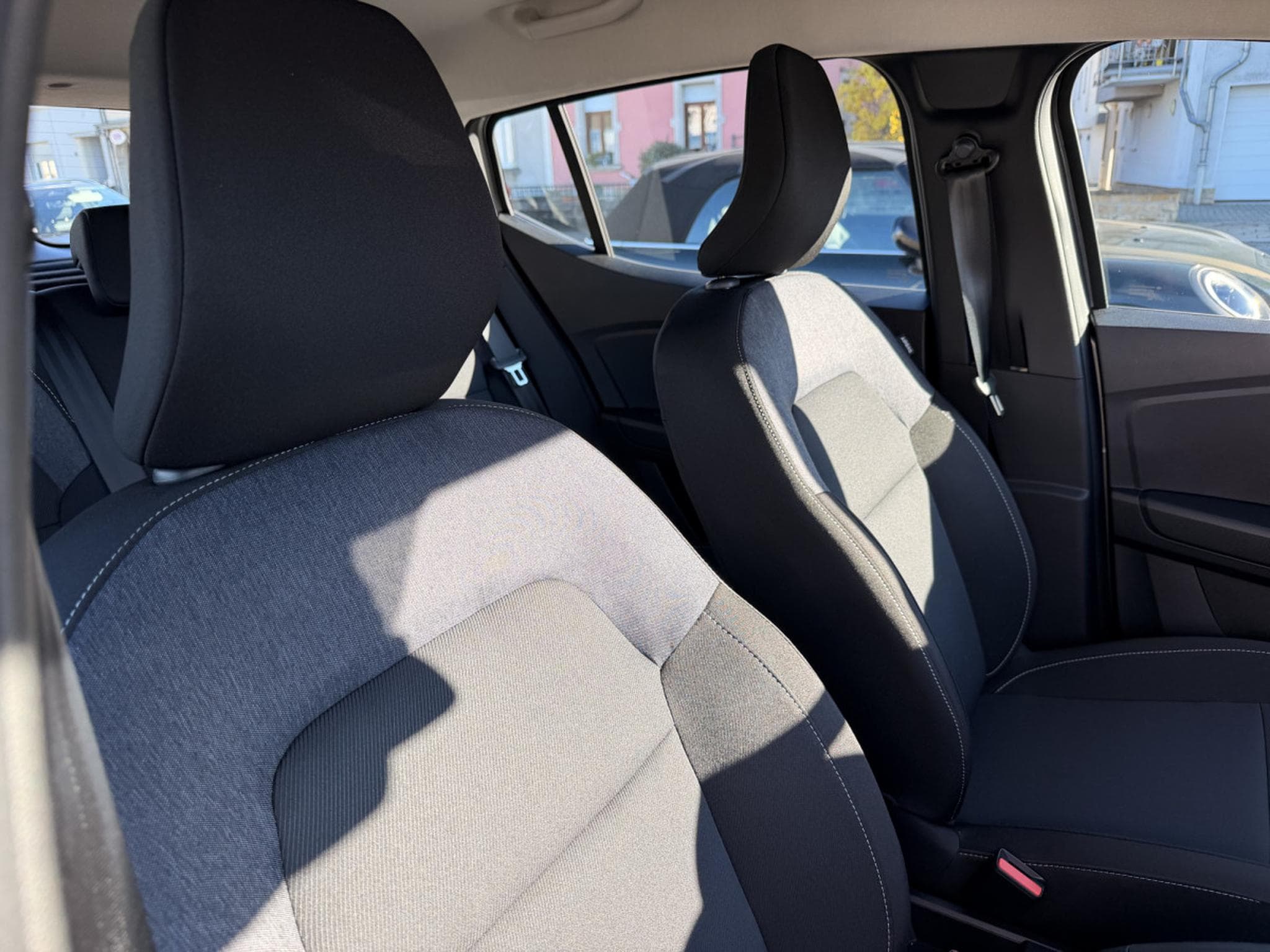 Dacia Sandero 1.0 Tce 100 Essentiel (2026) - Photo 12