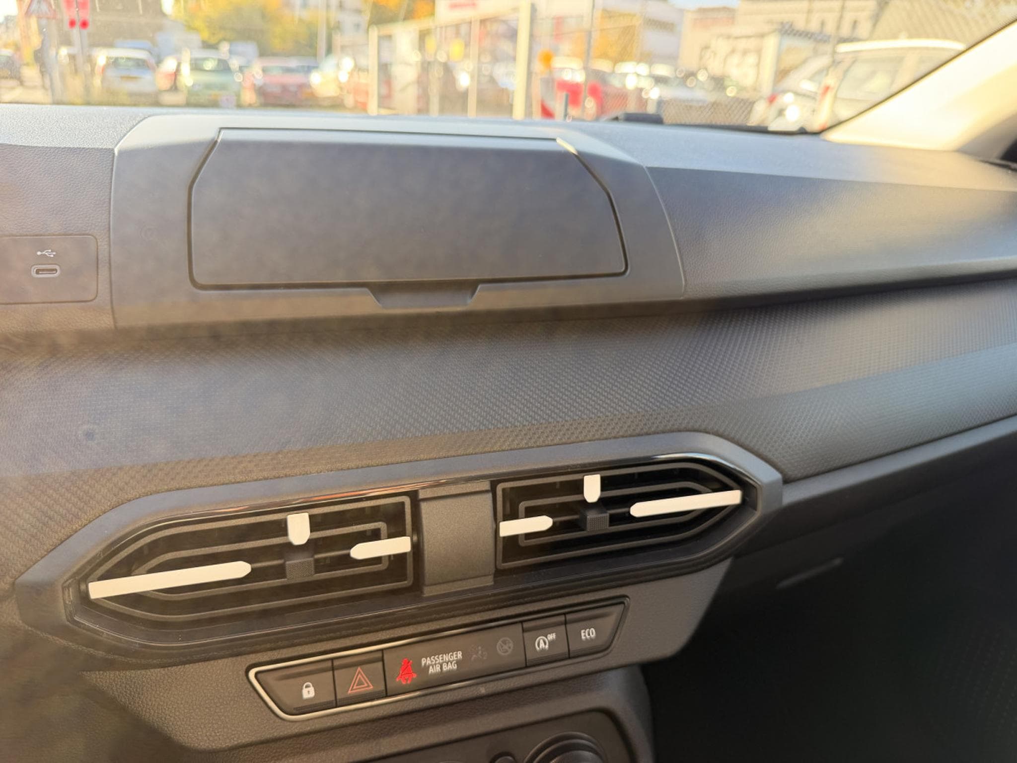 Dacia Sandero 1.0 Tce 100 Essentiel (2026) - Photo 17