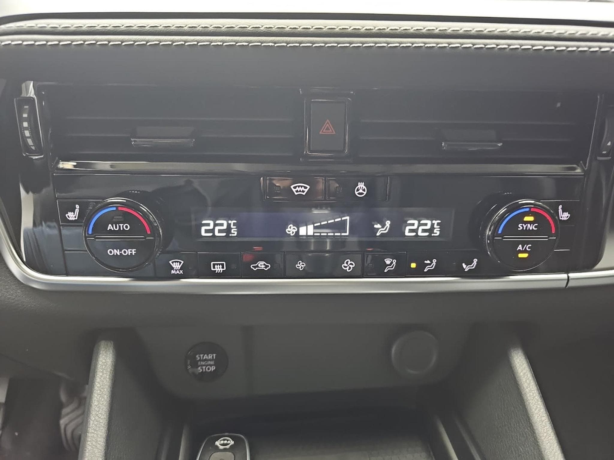 Nissan Qashqai 1.3 DIG-T MHEV 158 N-Connecta (2026) - Photo 10
