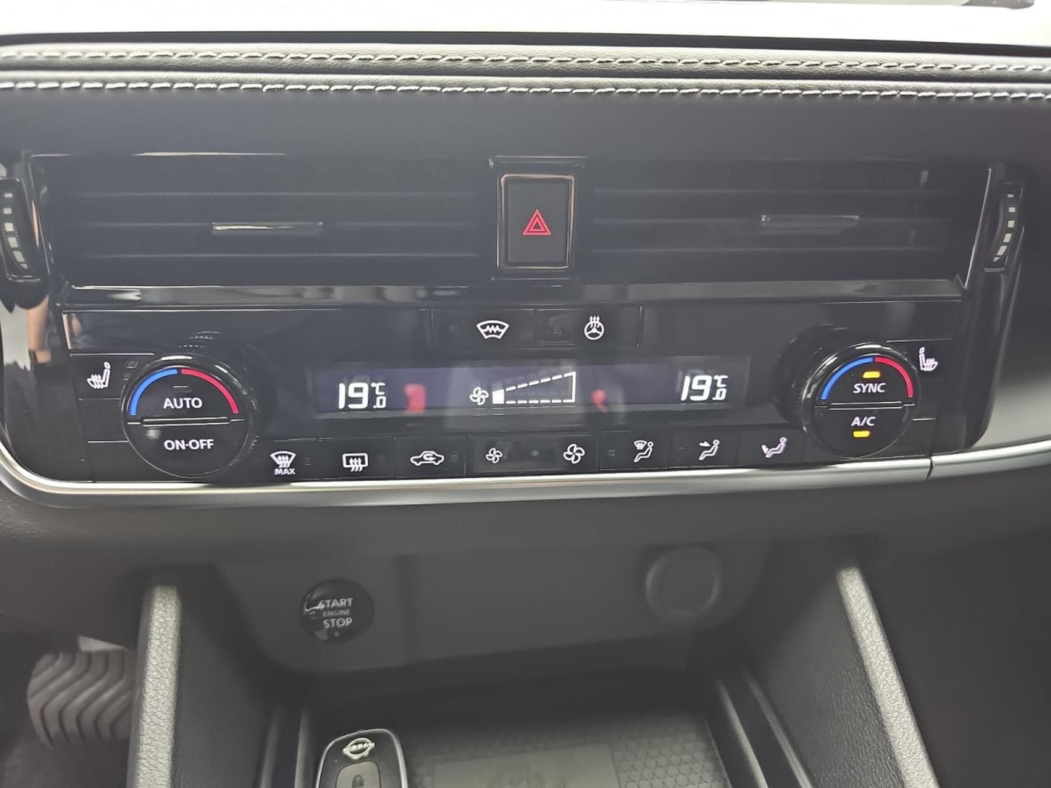 Nissan Qashqai 1.3 DIG-T 158 X-tronic N-Connecta (2026) - Photo 10