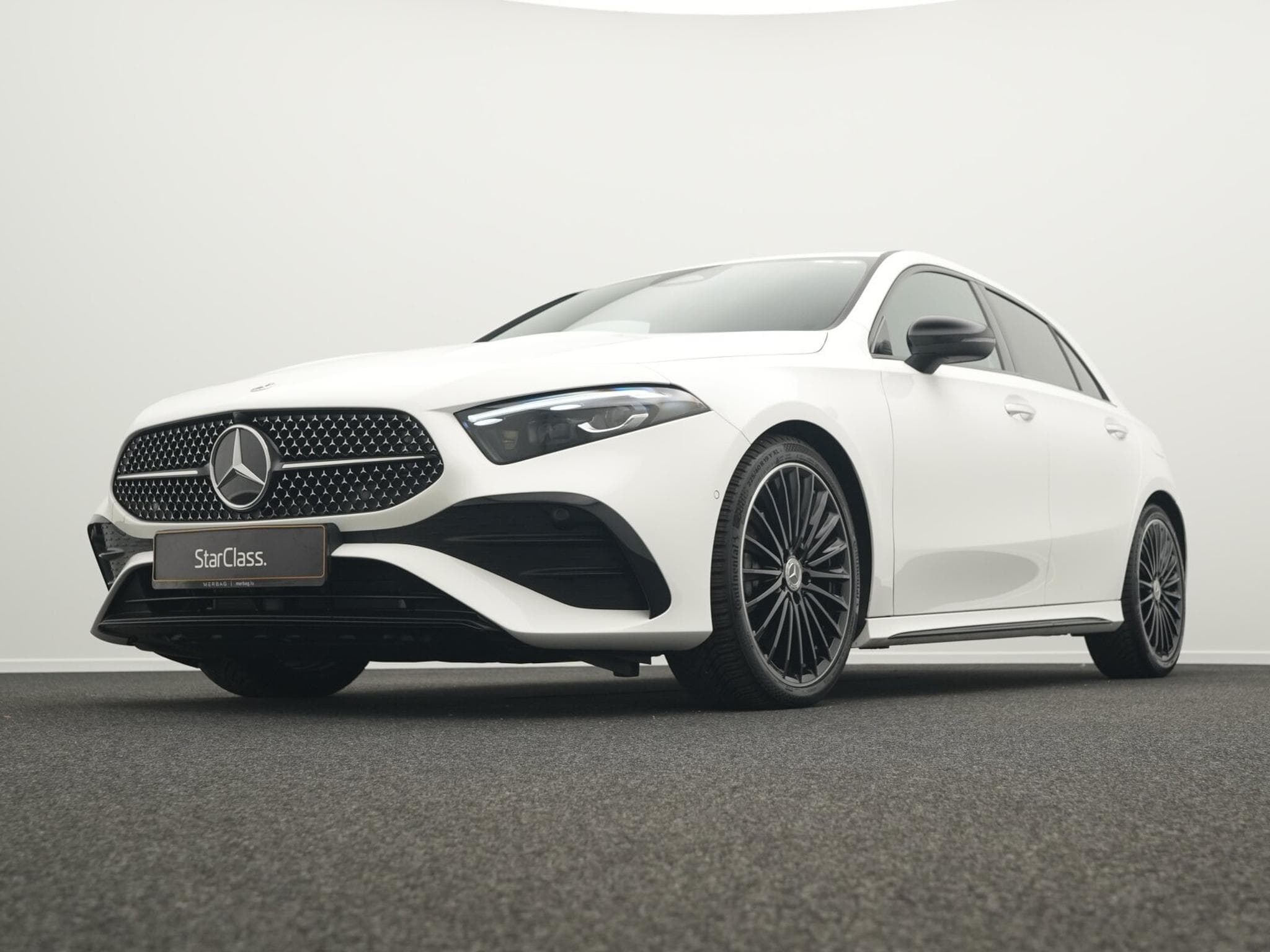 Mercedes A 200 d AMG-Line Multi+Kamera+Ambi+Night (2025) - Photo 10