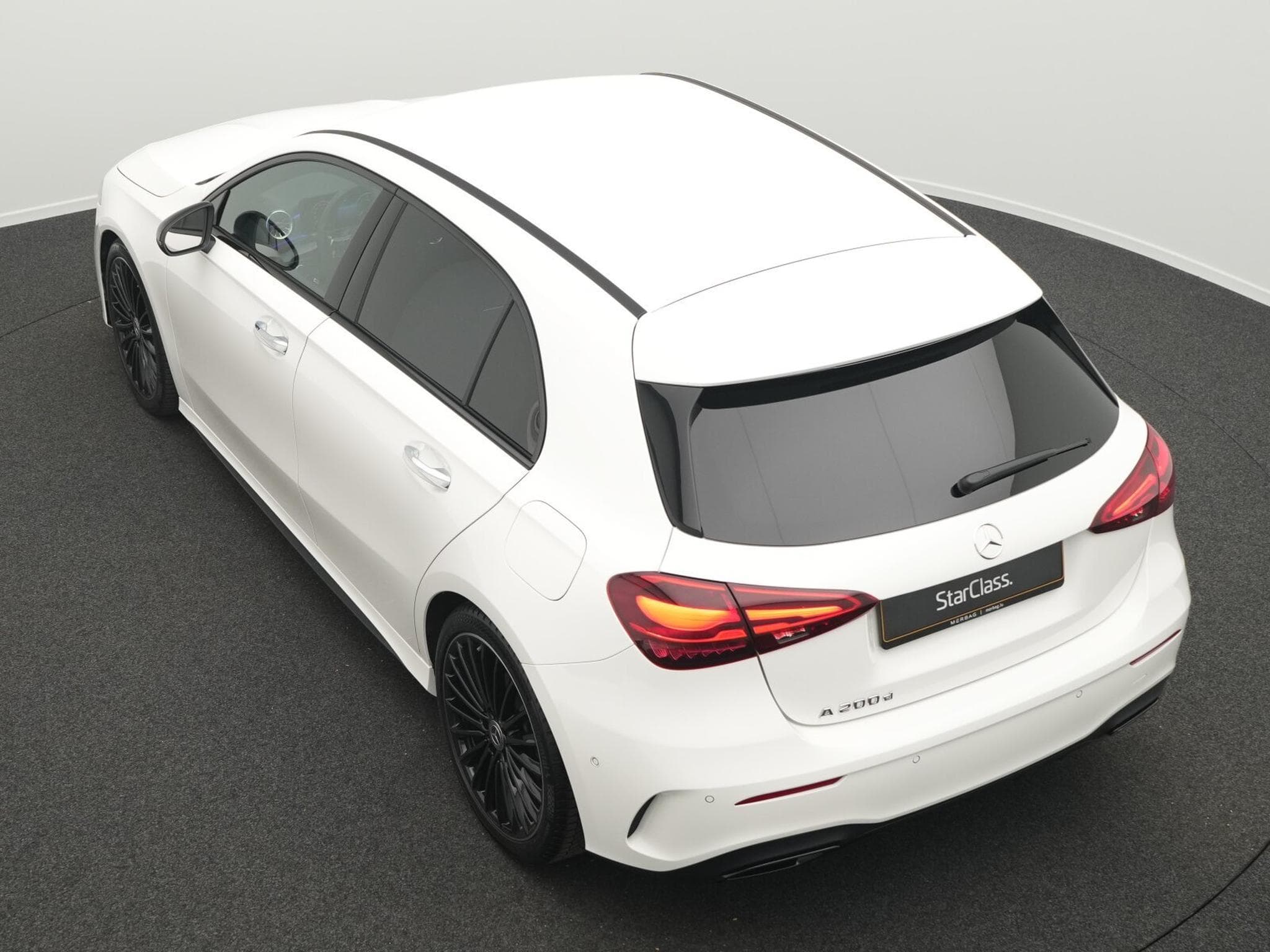 Mercedes A 200 d AMG-Line Multi+Kamera+Ambi+Night (2025) - Photo 13