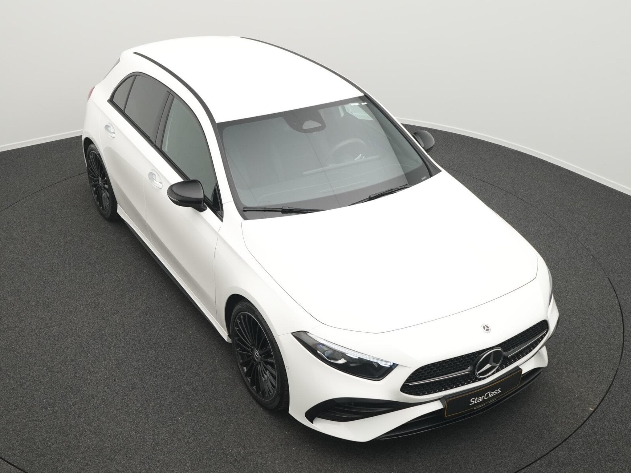 Mercedes A 200 d AMG-Line Multi+Kamera+Ambi+Night (2025) - Photo 12