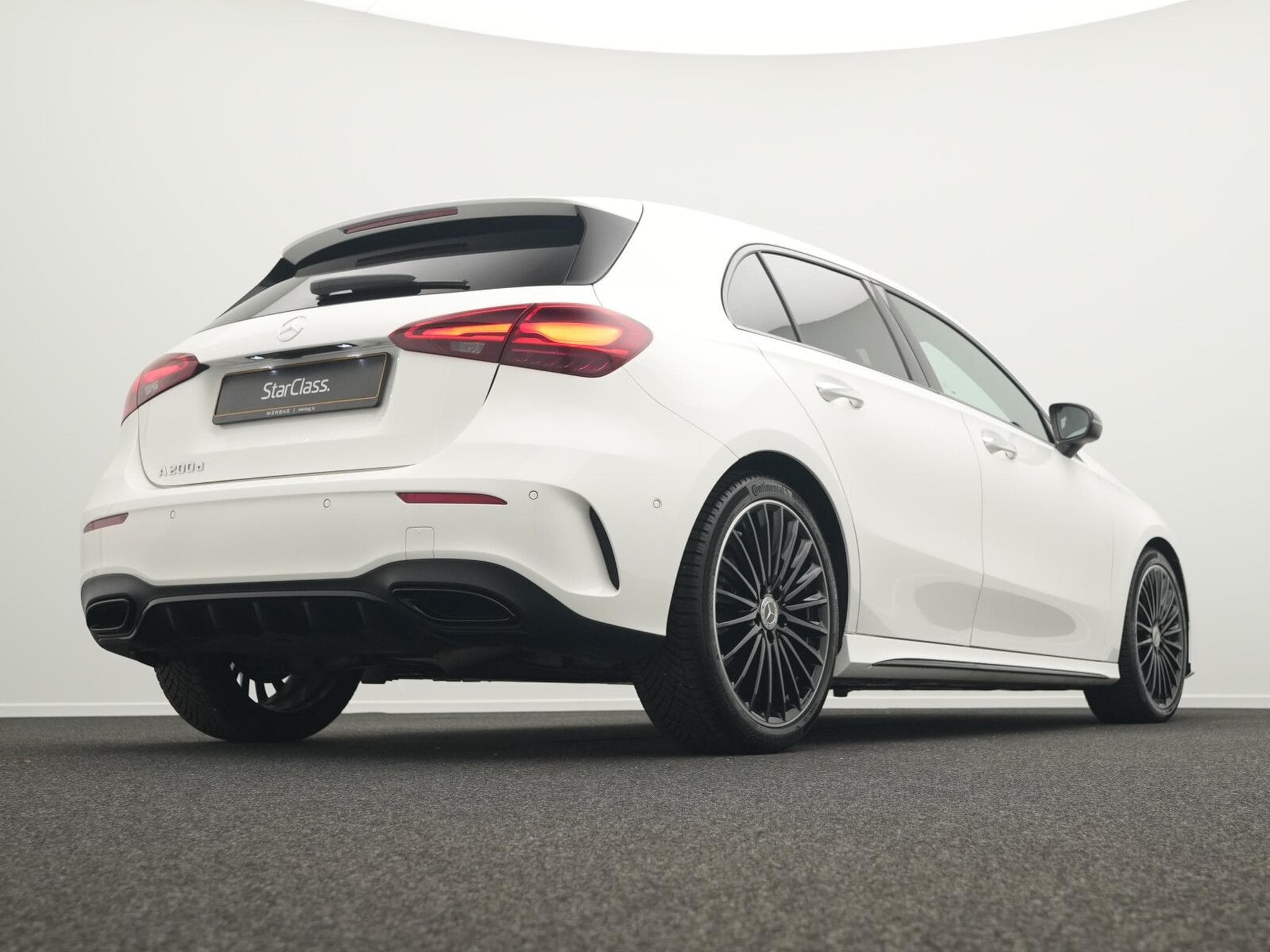Mercedes A 200 d AMG-Line Multi+Kamera+Ambi+Night (2025) - Photo 11