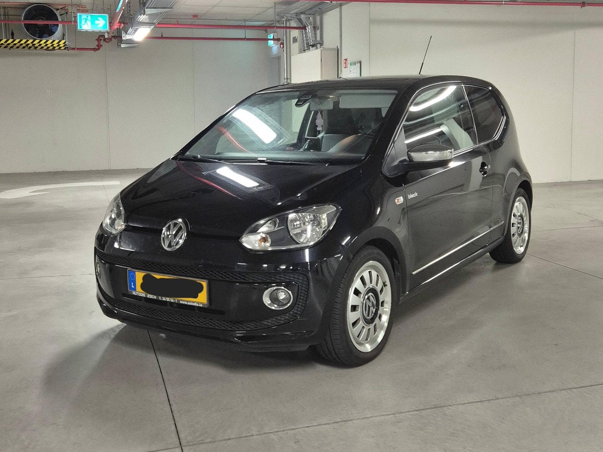 VW UP (2012) - Photo 1