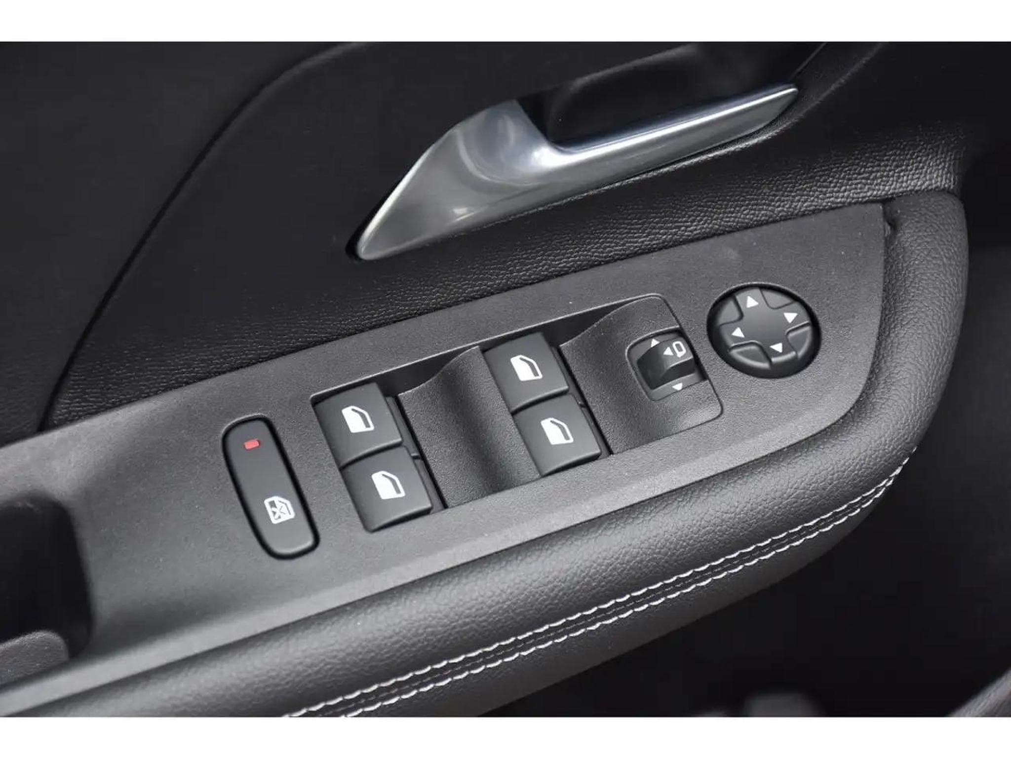 Opel Mokka (2023) - Photo 19