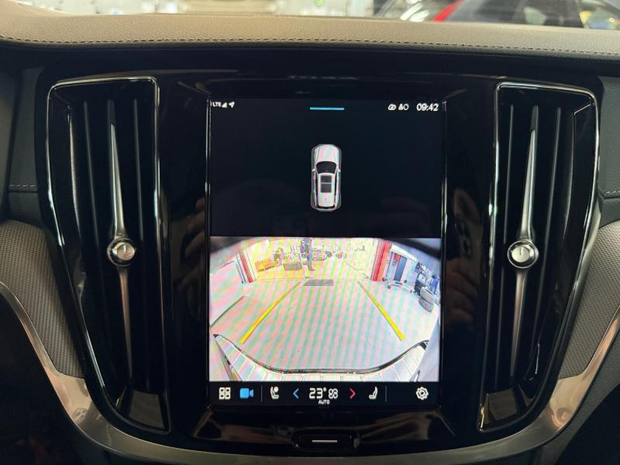 Volvo V60 T6 Ultra Dark / Hybride (2024) - Photo 36