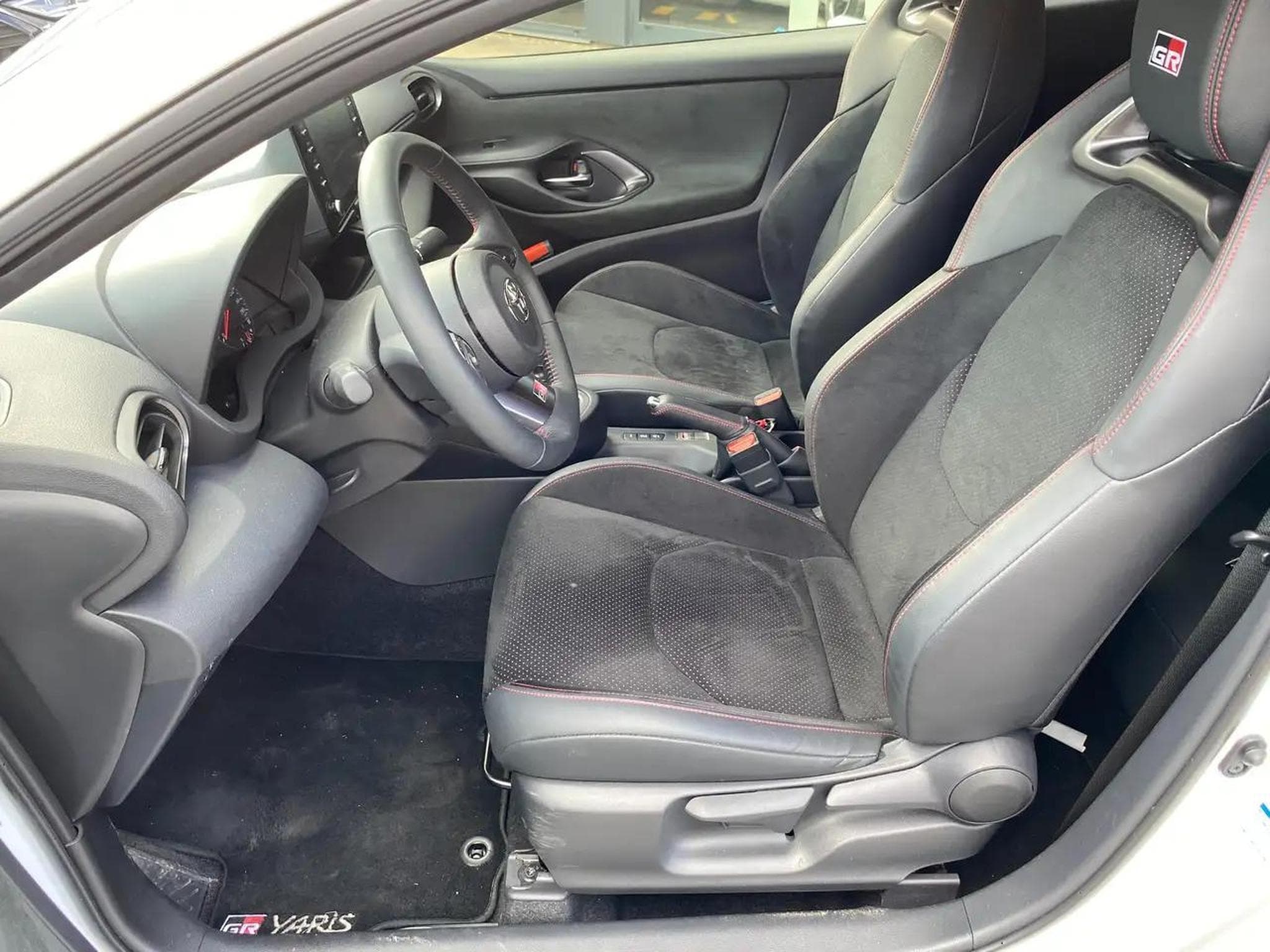 Toyota Yaris (2024) - Photo 8