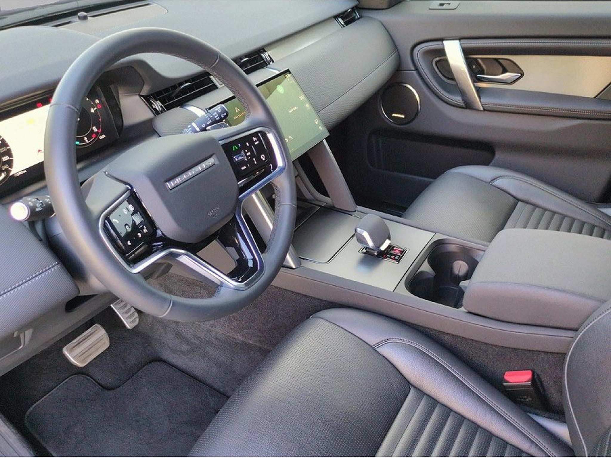 Land-Rover Discovery (2026) - Photo 5