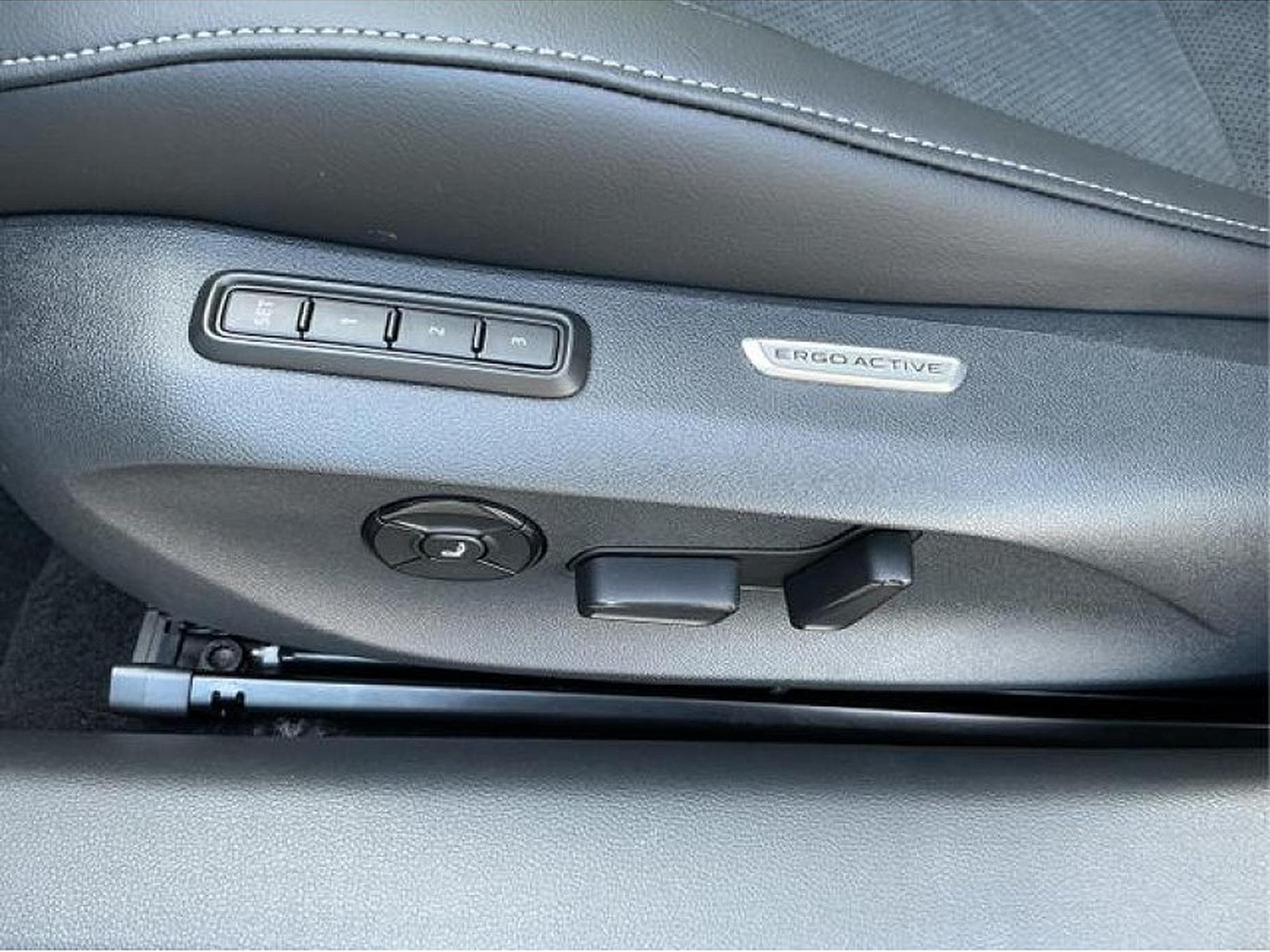 VW Passat (2025) - Photo 11